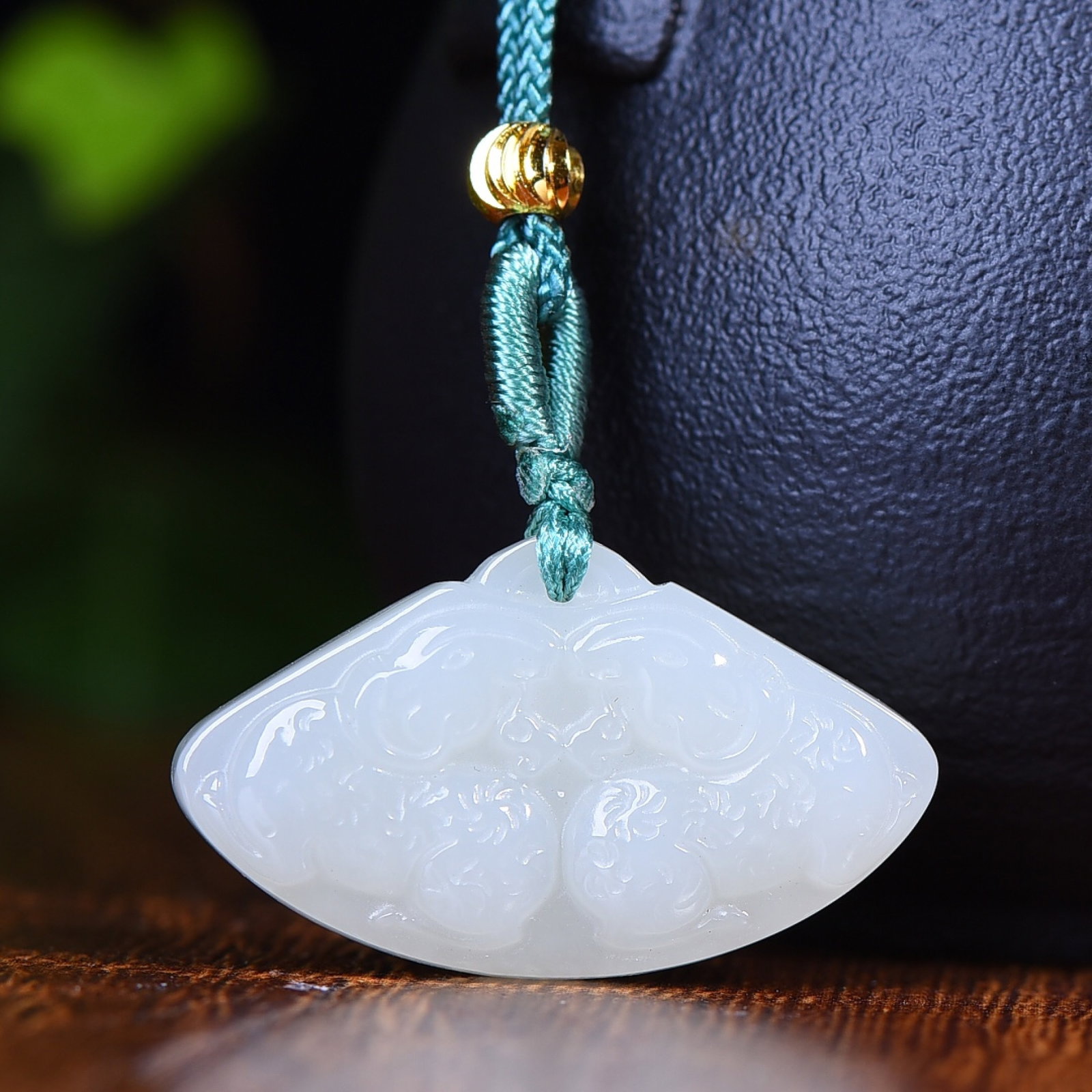 An Exquisite White Jade Goat Pattern Pendant: Estimated Value:200-400 An Exquisite White Jade Goat Pattern Pendant,Size:19mmx32mm (寓意)吉祥 羊羊如意 白玉羊纹挂件