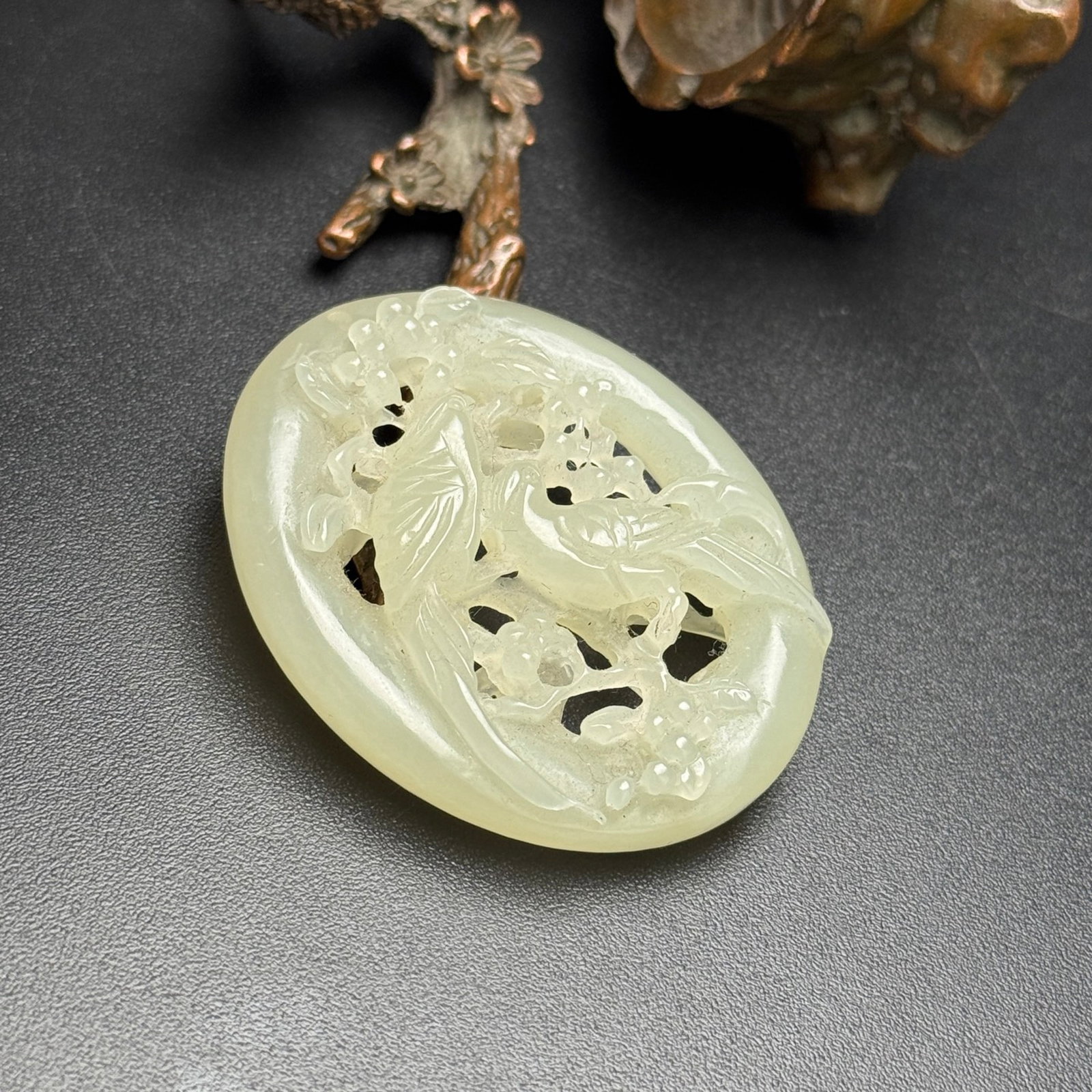 An Exquisite White Jade Flower and Bird Pattern Pendant - 3