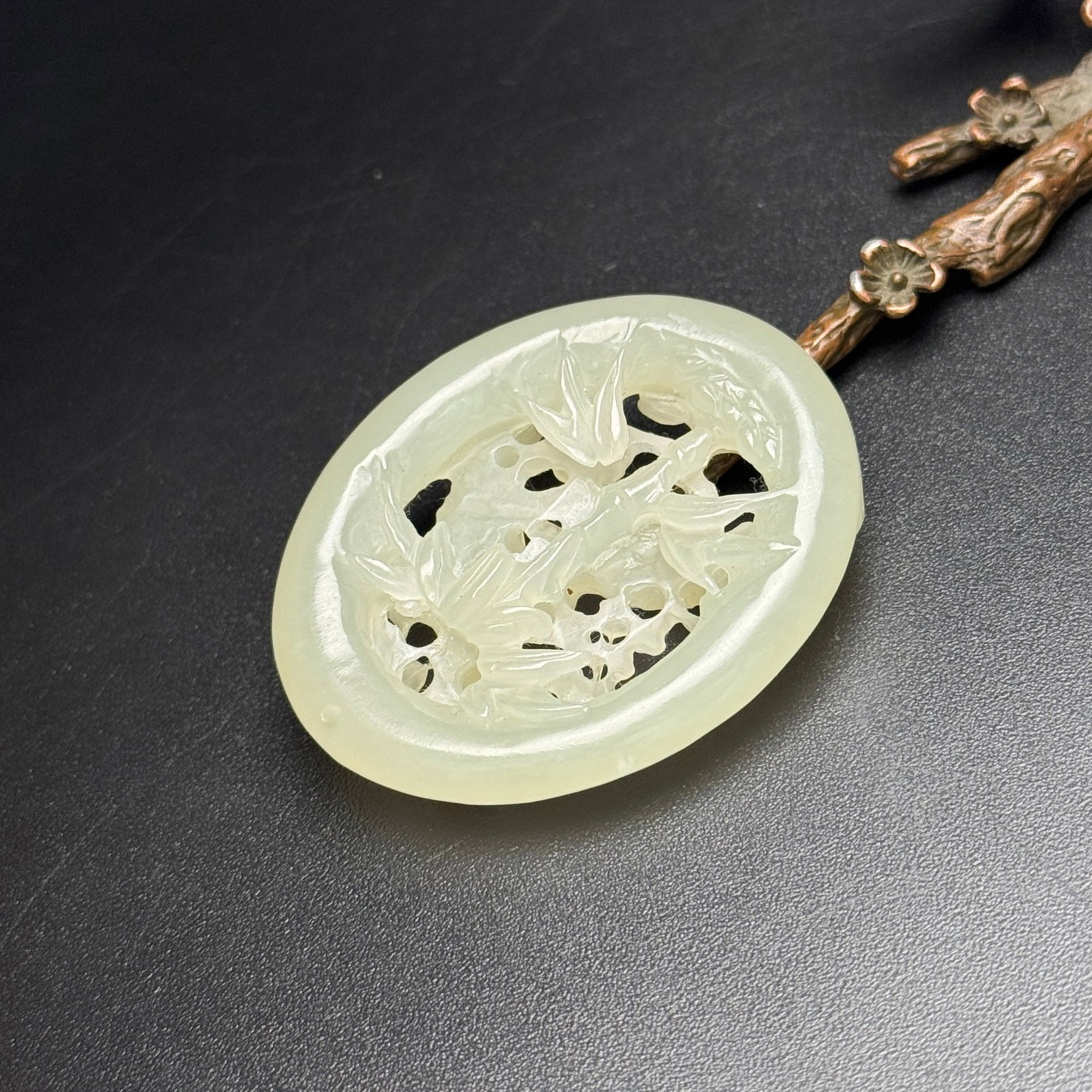 An Exquisite White Jade Flower and Bird Pattern Pendant - 4
