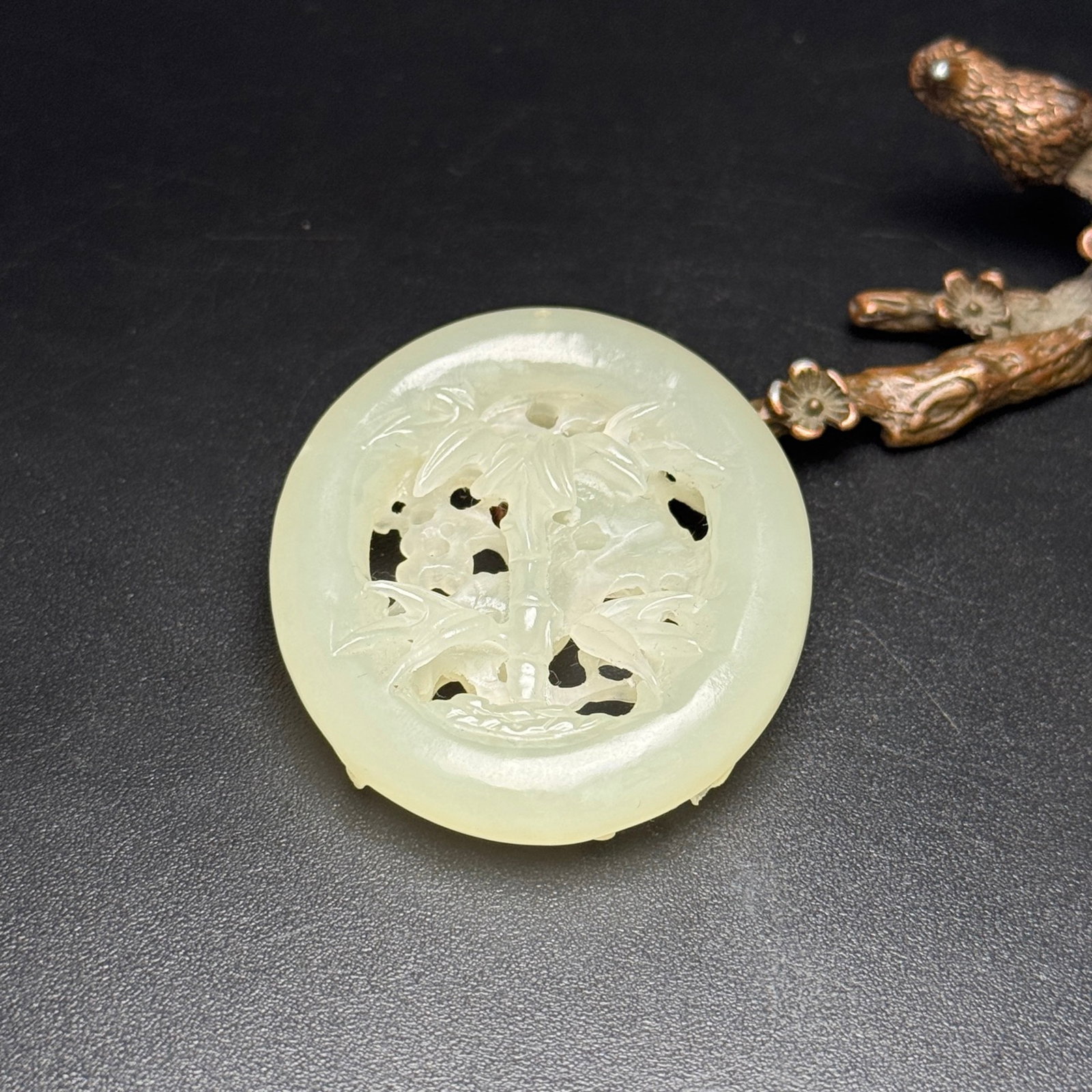 An Exquisite White Jade Flower and Bird Pattern Pendant - 6