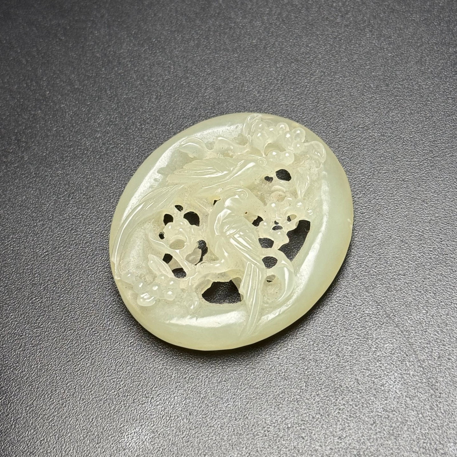 An Exquisite White Jade Flower and Bird Pattern Pendant - 7