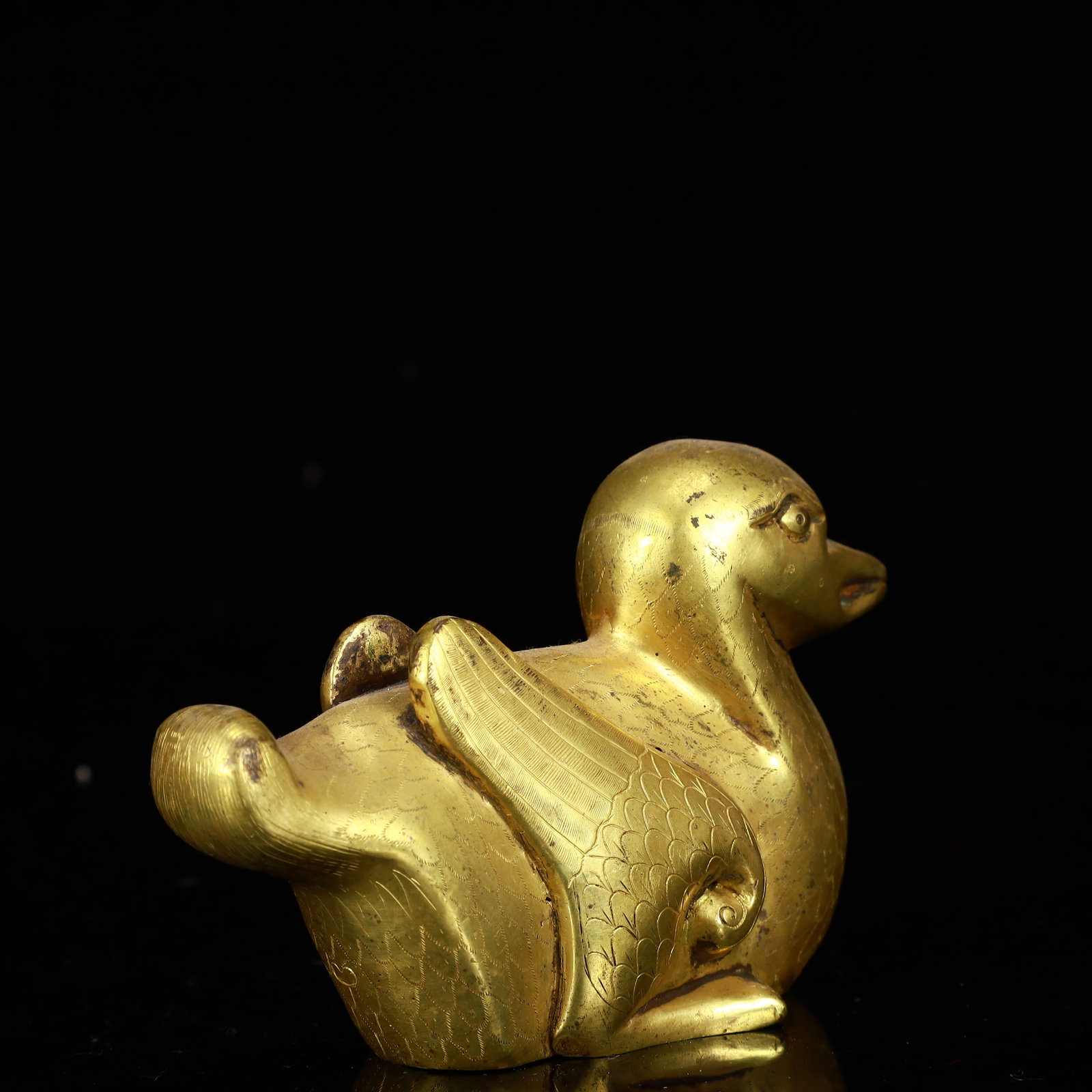 A Rare Gilt Bronze Duck Ornament - 5