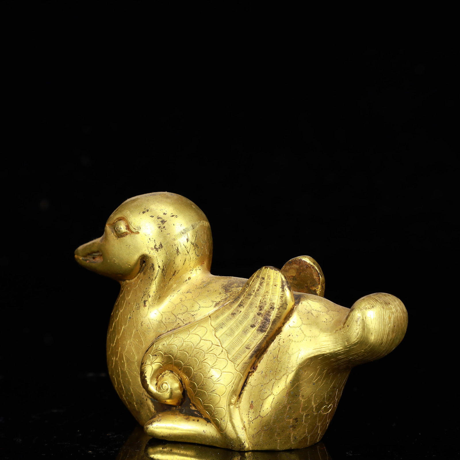 A Rare Gilt Bronze Duck Ornament - 6