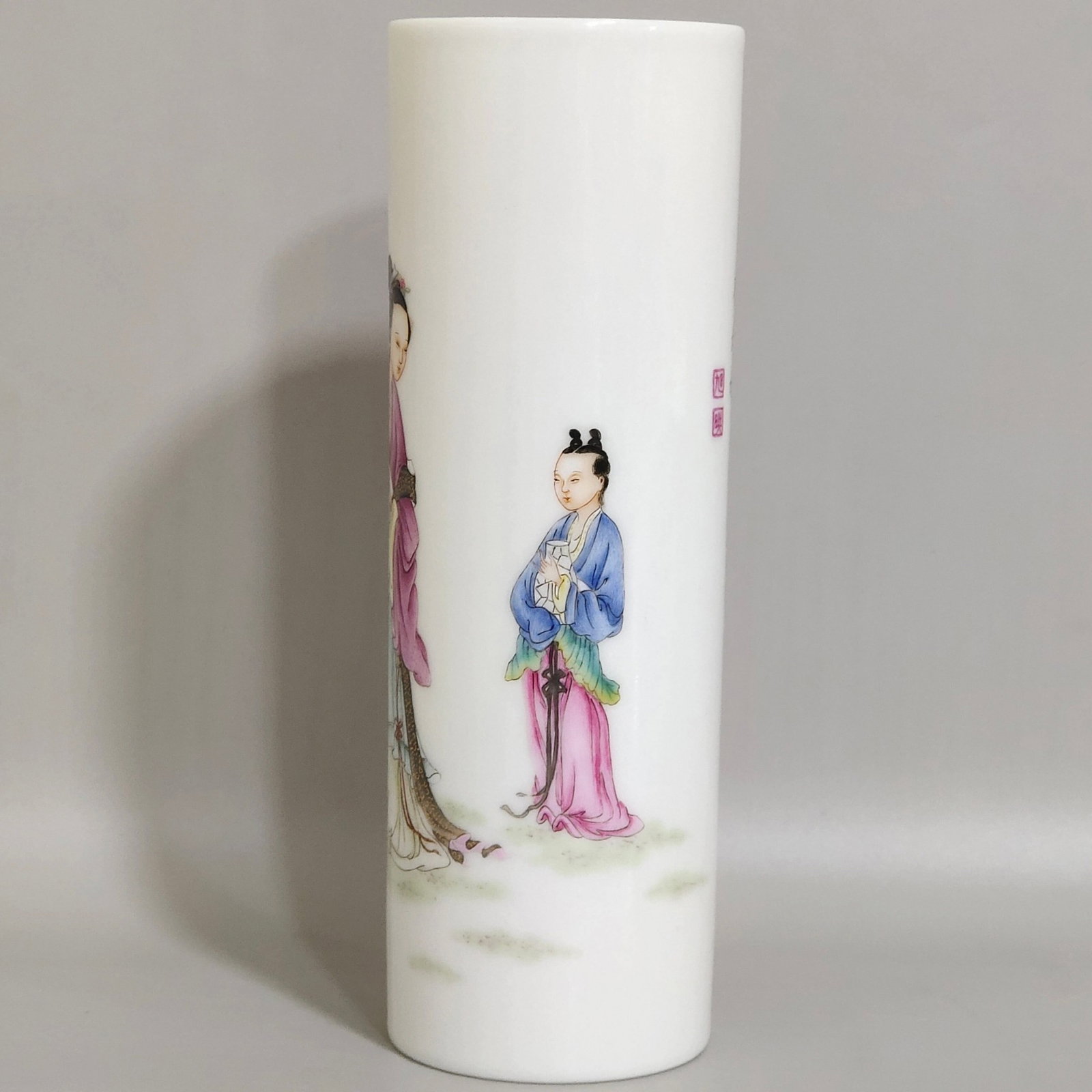 An Exquisite Enamel Figure and Deer Pattern Vase,With Poem - 2