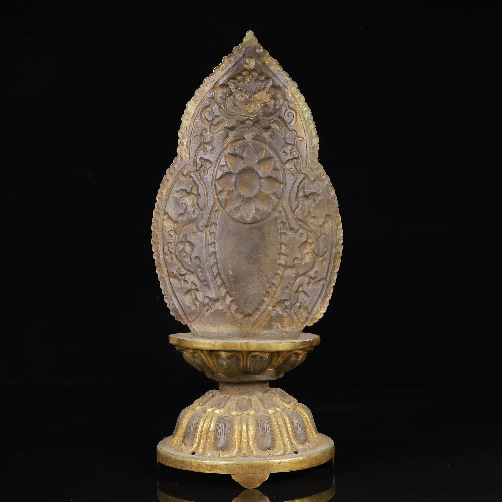 An Exquisite Gilt Silver Buddha Statue - 10