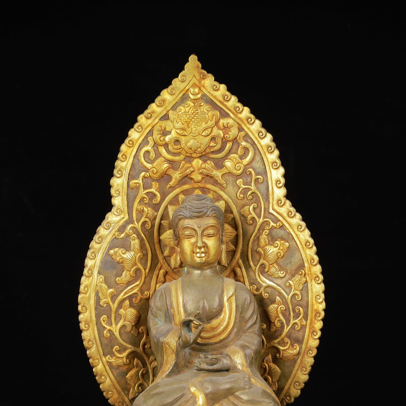 An Exquisite Gilt Silver Buddha Statue - 2