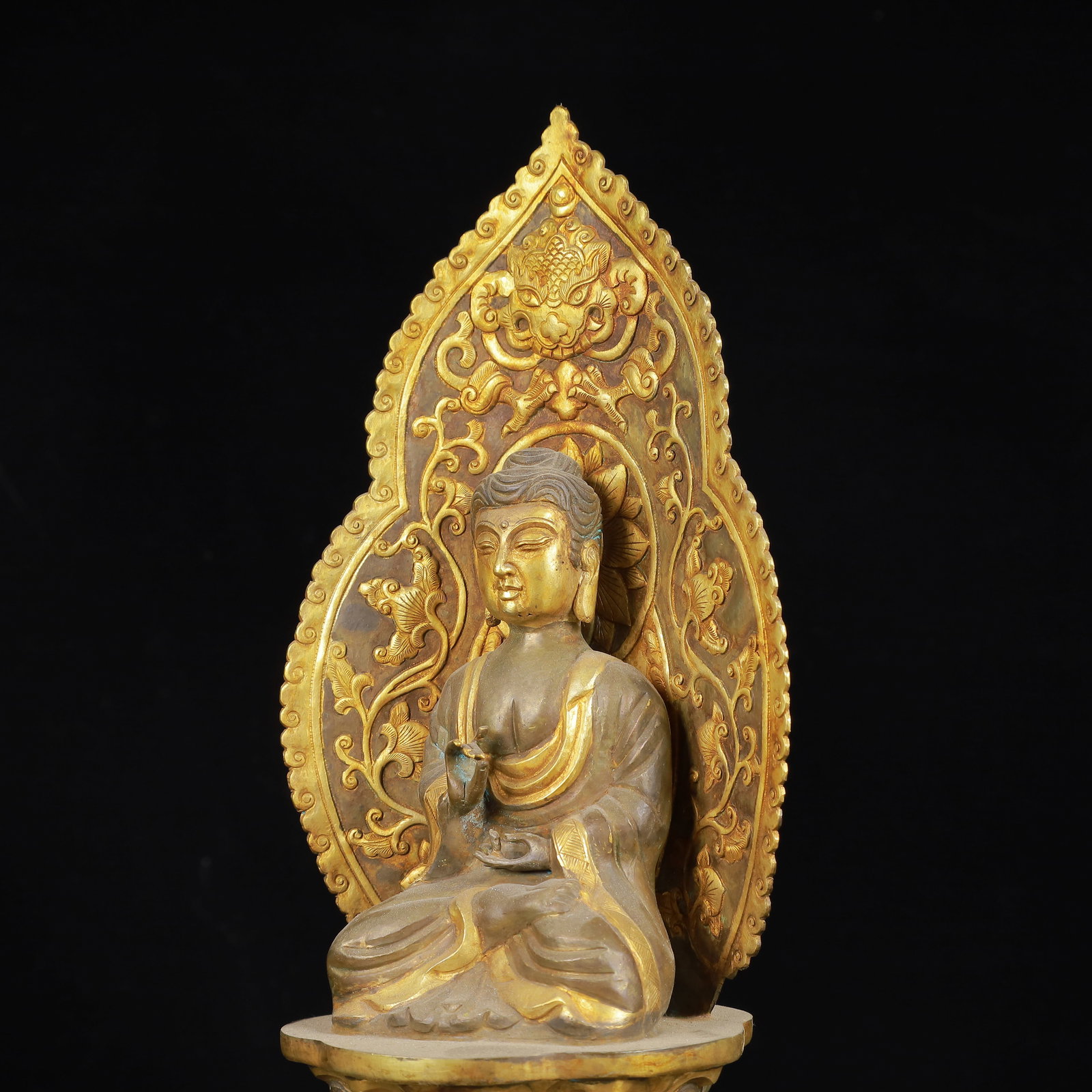 An Exquisite Gilt Silver Buddha Statue - 5