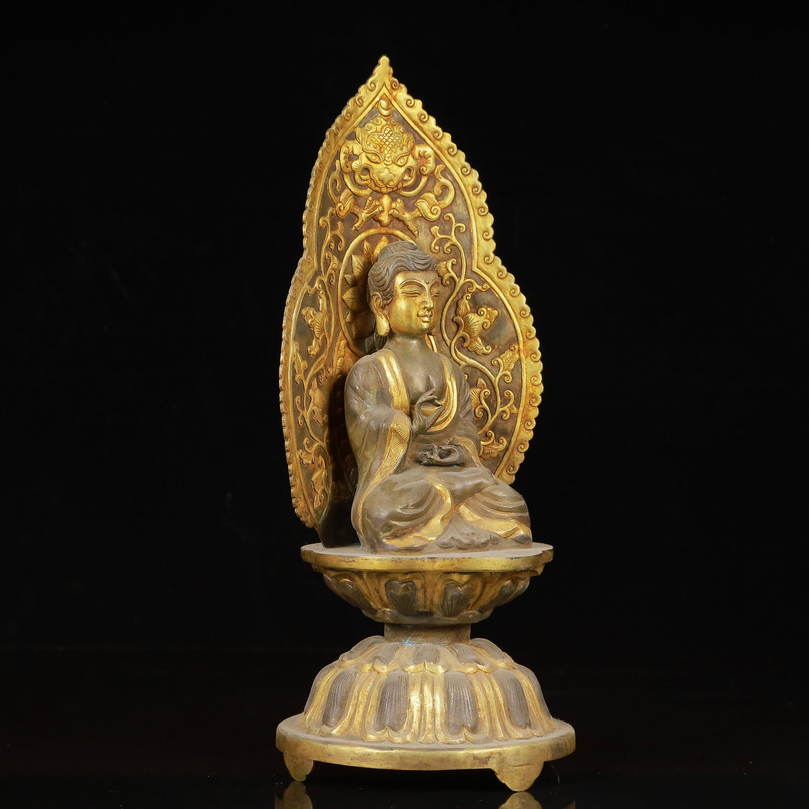An Exquisite Gilt Silver Buddha Statue - 6