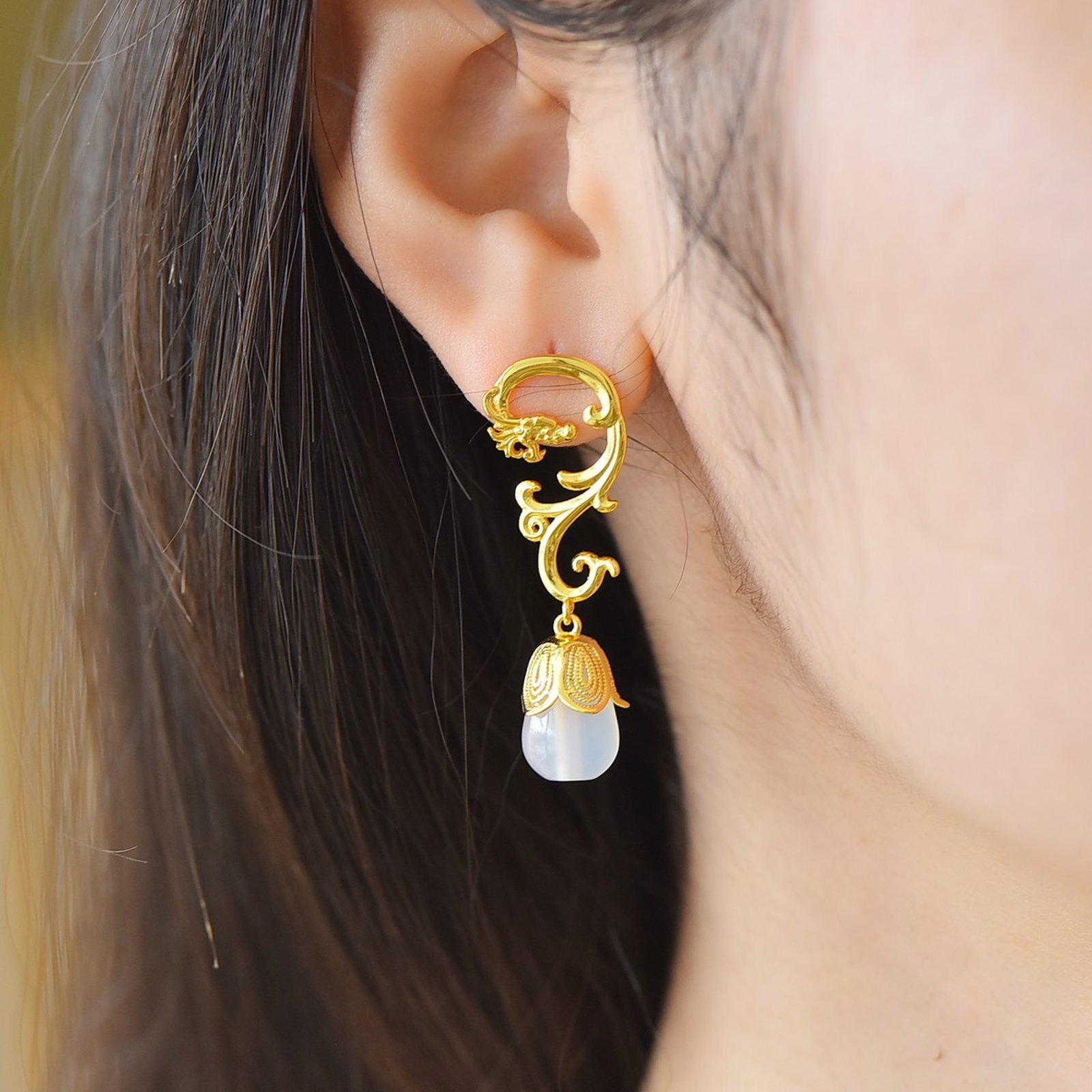 A Pair of Exquisite Sterling Silver-Gold Plated Inlaid Agate Earrings - 6