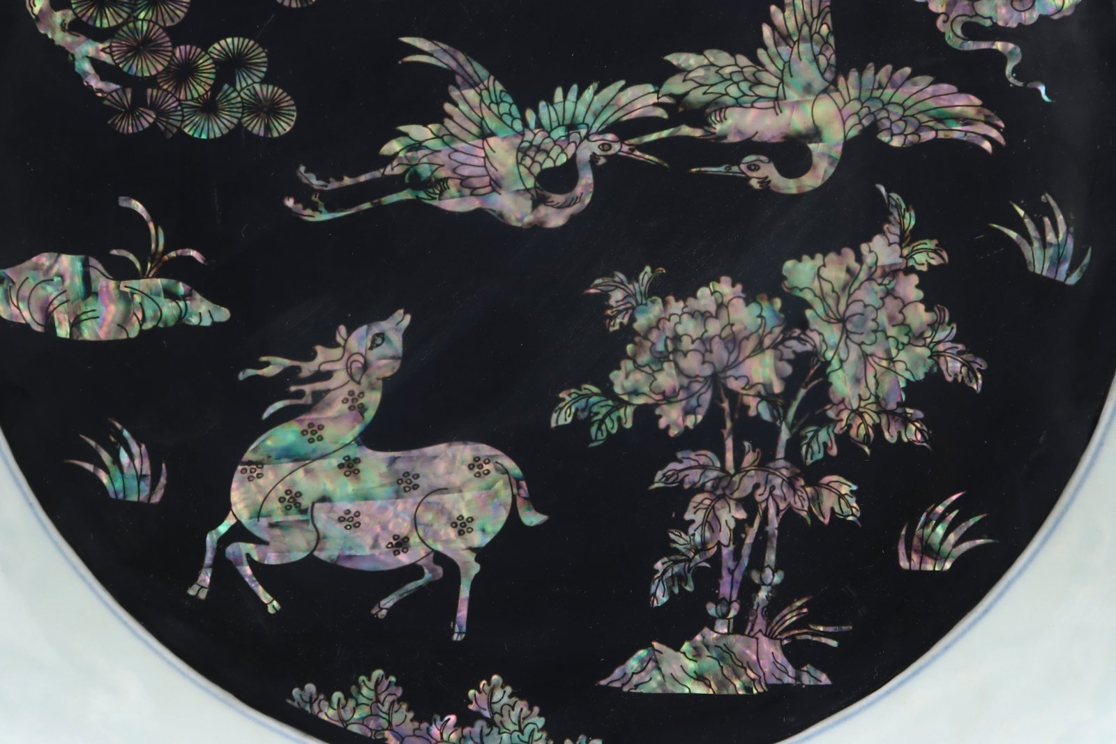 A Rare Ji Red Glazed Blue and White Deer Crane and Dragon Pattern Plate,Inlaid Mother-of-pearl-in... - 3