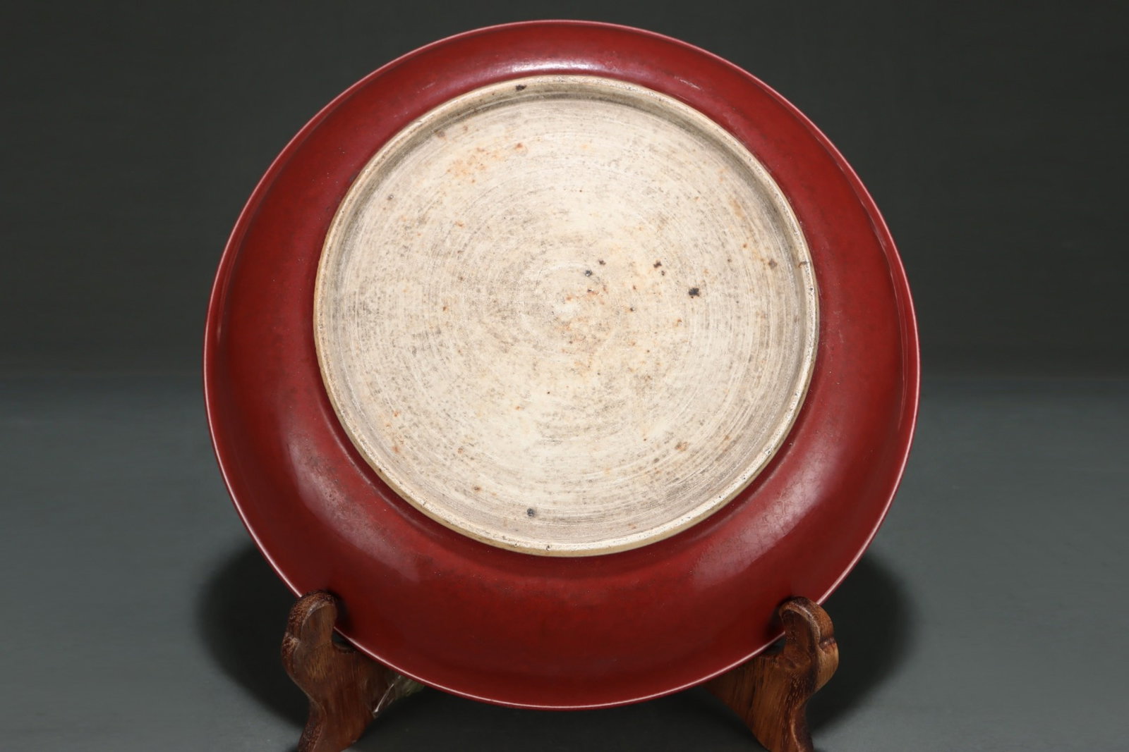 A Rare Ji Red Glazed Blue and White Deer Crane and Dragon Pattern Plate,Inlaid Mother-of-pearl-in... - 5