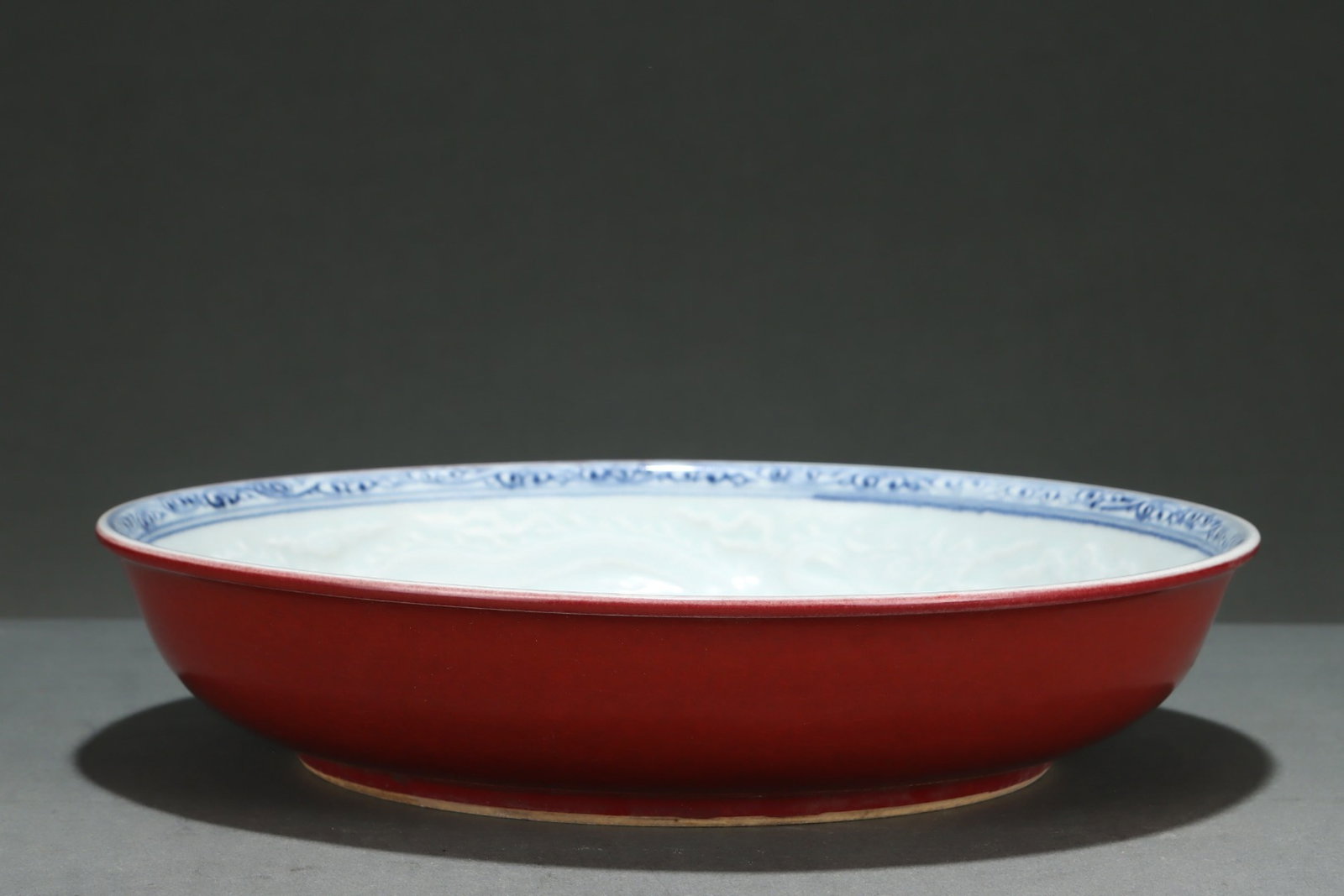 A Rare Ji Red Glazed Blue and White Deer Crane and Dragon Pattern Plate,Inlaid Mother-of-pearl-in... - 8