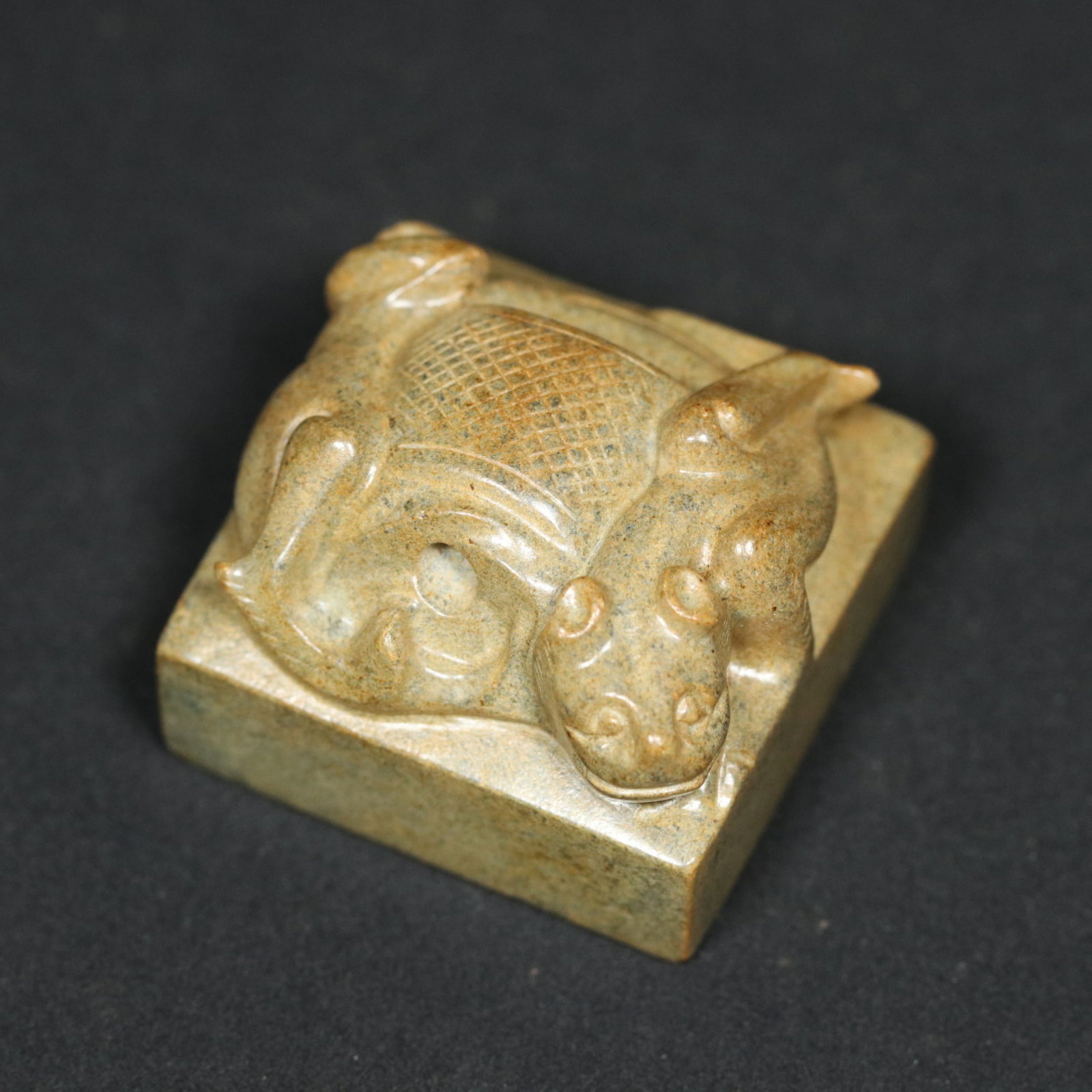 An Exquisite Archaic Jade Chi-Dragon Pattern Seal: Estimated Value:400-800 An Exquisite Archaic Jade Chi-Dragon Pattern Seal,Ancient Time,China,Size:0.9inx1.3inx1.3in,Weight:51.3g