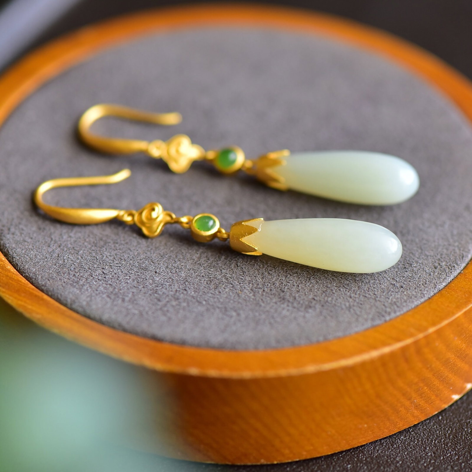 A Pair of Exquisite Sterling Silver-Gold Plated Inlaid White Jade Earrings - 2