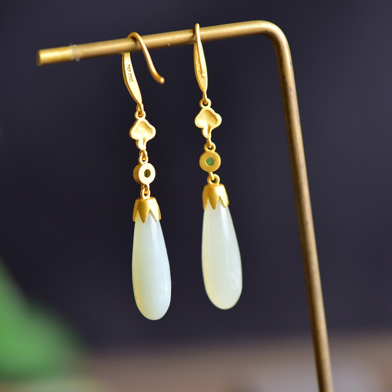 A Pair of Exquisite Sterling Silver-Gold Plated Inlaid White Jade Earrings - 5
