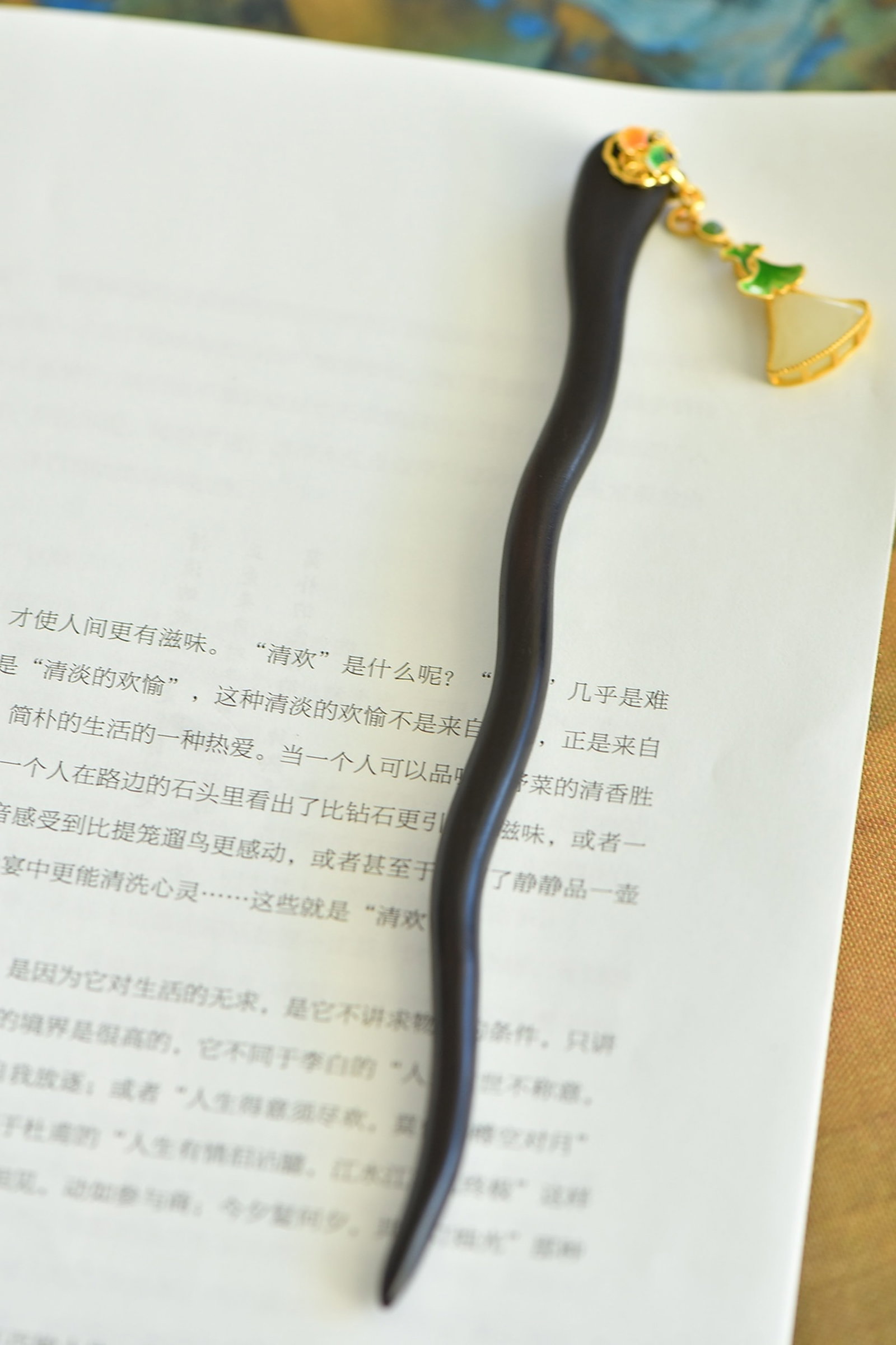 An Exquisite Sterling Silver-Gold Plated Inlaid White Jade Ebony Hairpin - 3