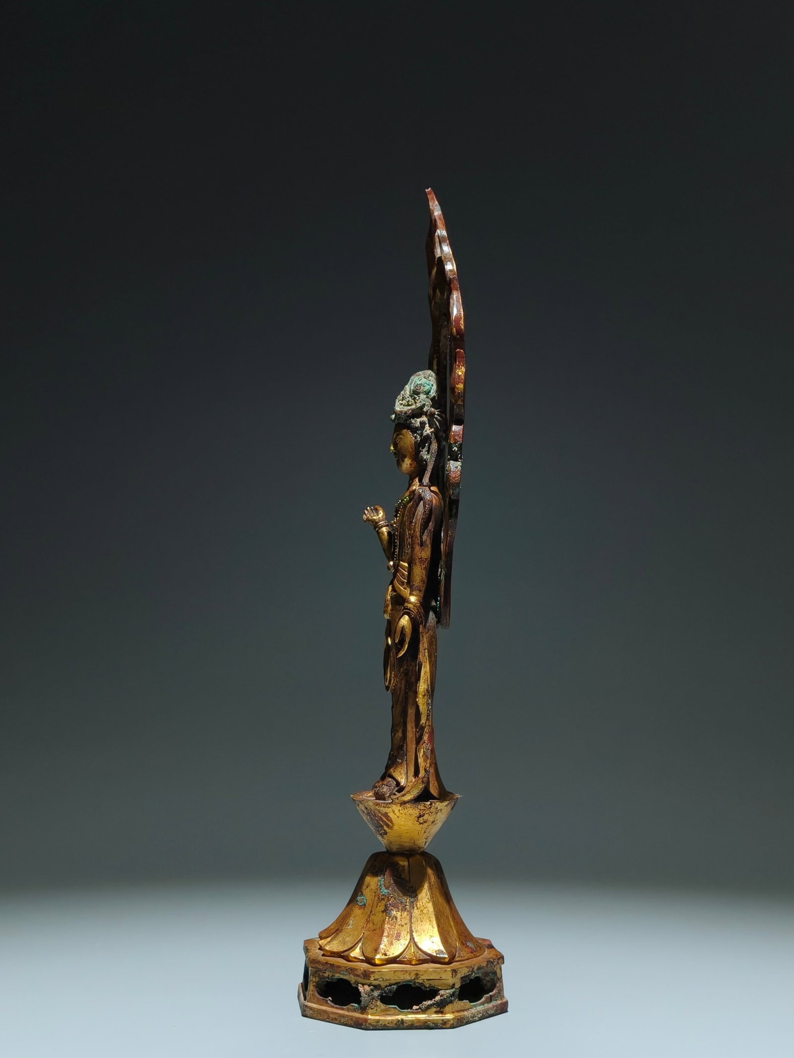 A Solemn Gilt Bronze Statue of Bodhisattva - 4