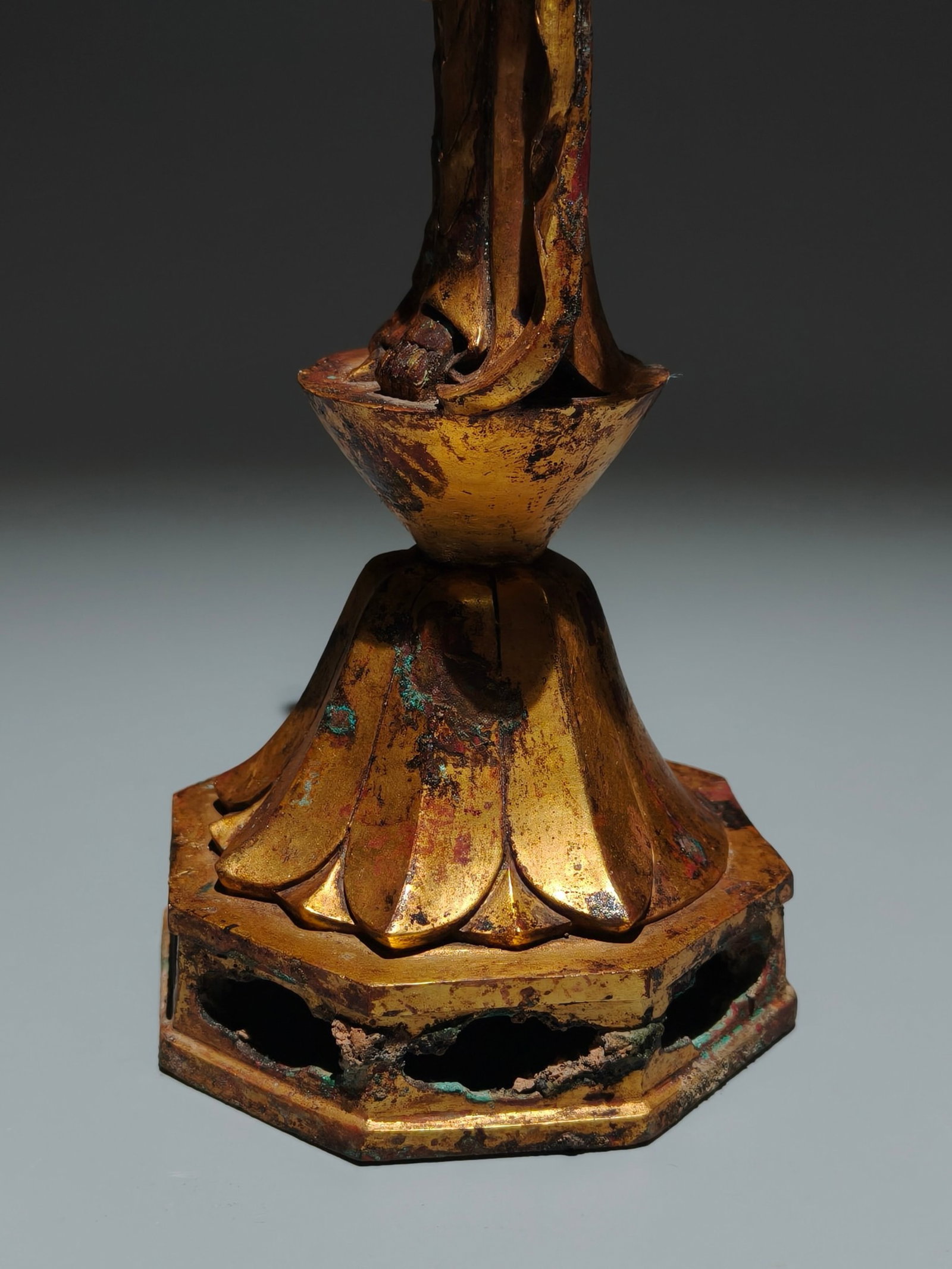 A Solemn Gilt Bronze Statue of Bodhisattva - 5