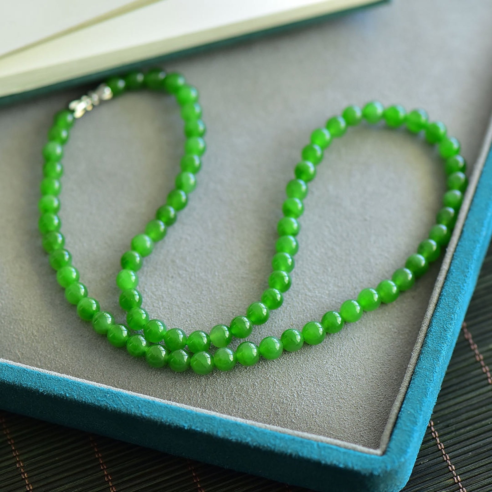 An Exquisite Jasper Necklace - 4