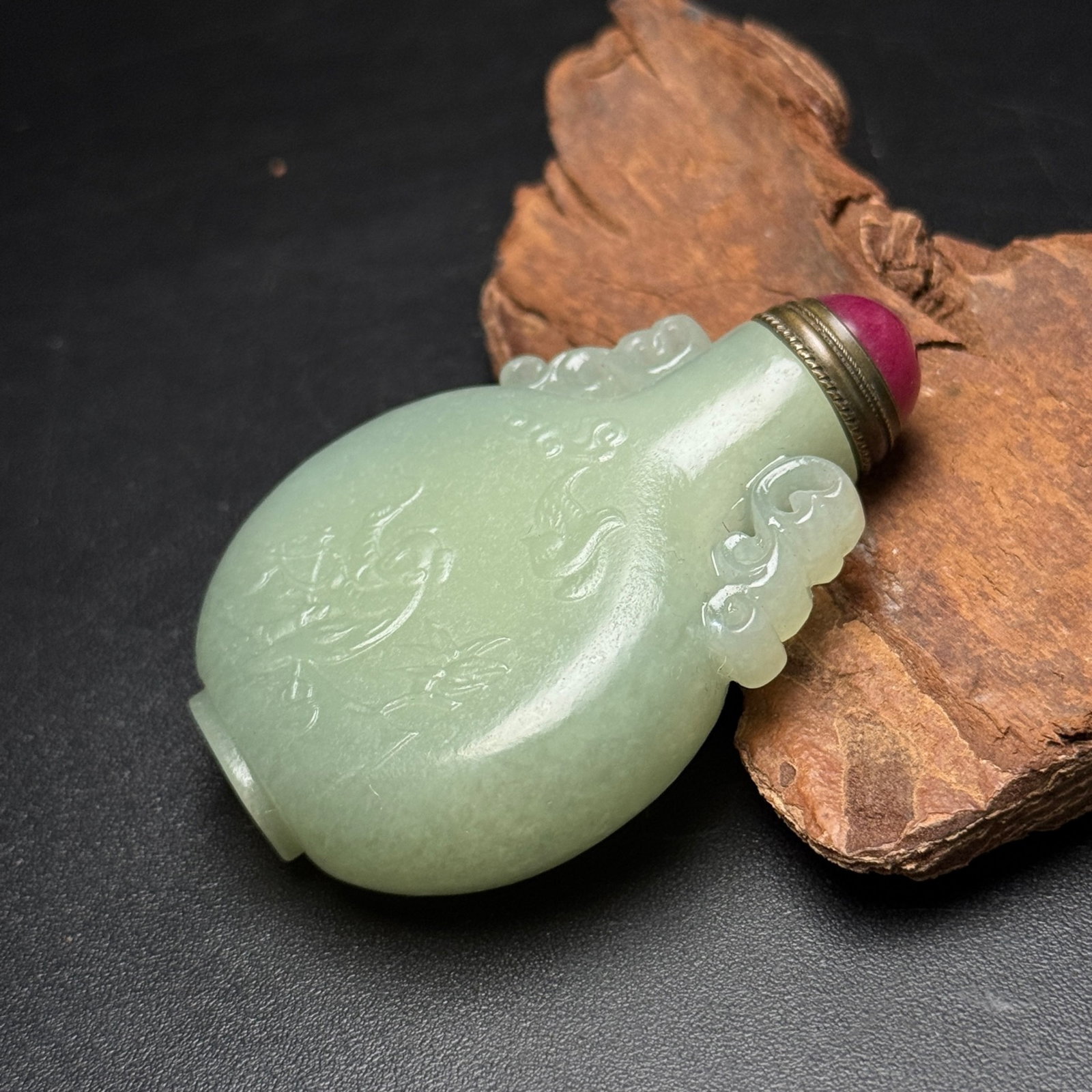 An Exquisite White Jade Flower and Figure Pattern Double-Ears Snuff Bottle - 4