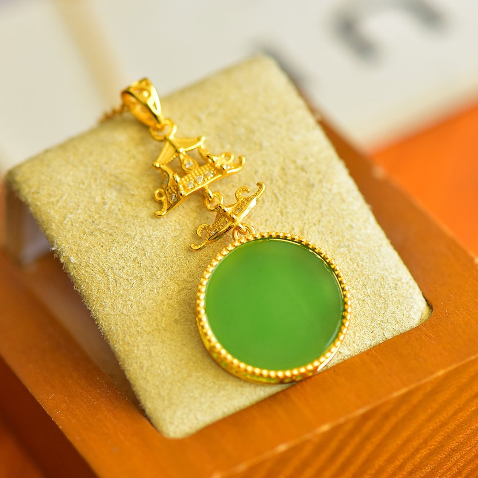 An Exquisite Sterling Silver-Gold Plated Inlaid Jasper Pendant,Inlaid Diamonds - 3