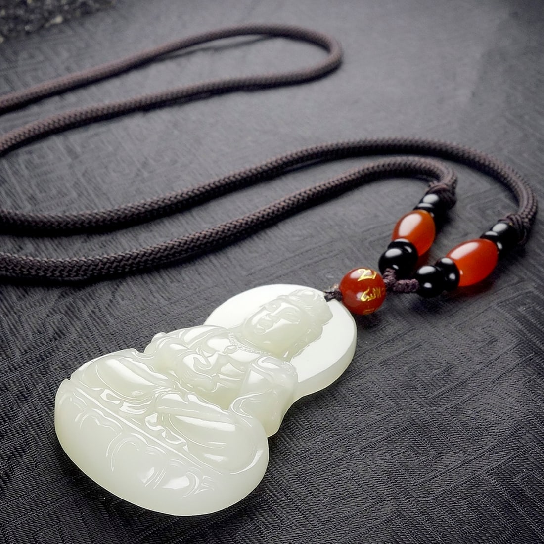 An Exquisite White Jade Statue of Avalokitesvara Pendant - 6