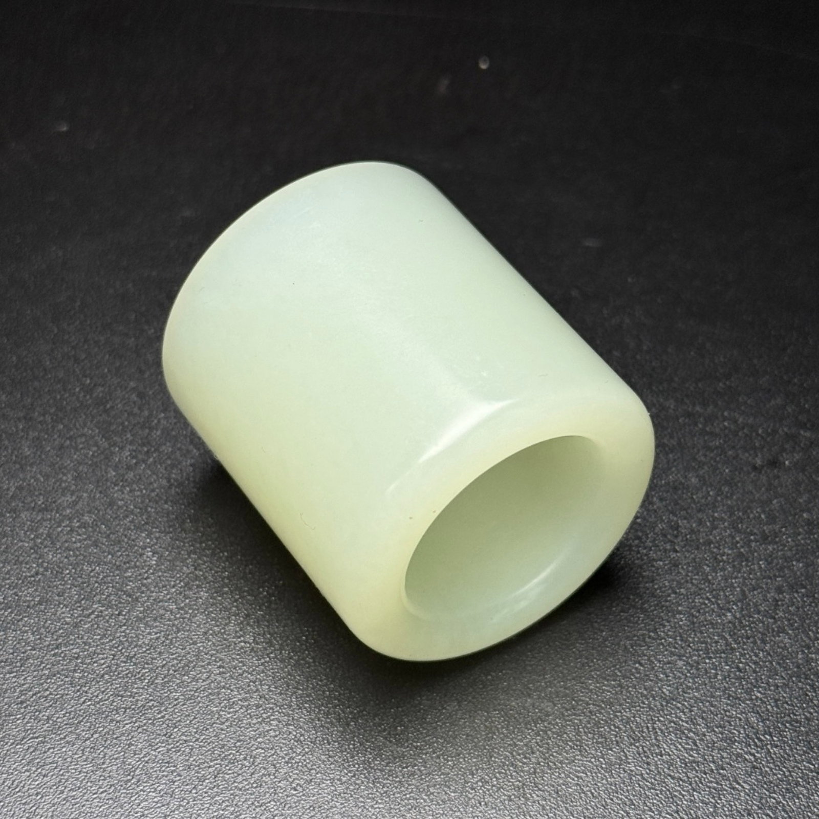 An Exquisite White Jade Fingerstall - 4