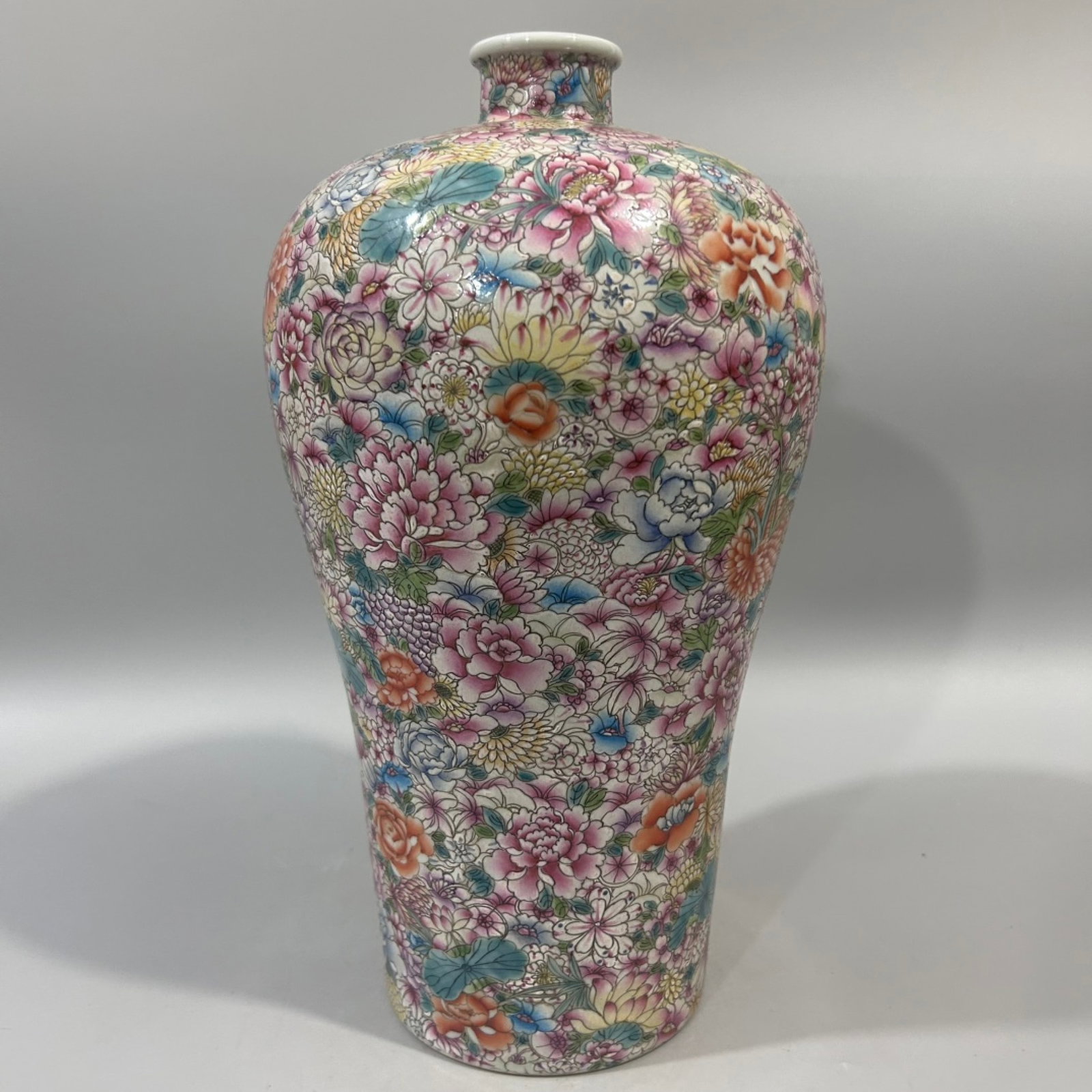 A Rare Famille-Rose Flower Pattern Vase - 3
