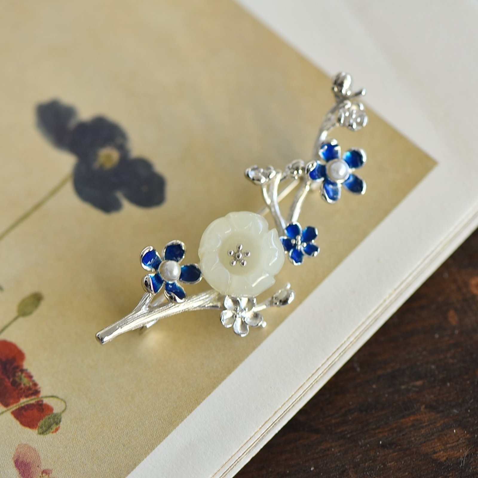 An Exquisite Sterling Silver Inlaid White Jade Brooch,Inlaid Pearls - 2