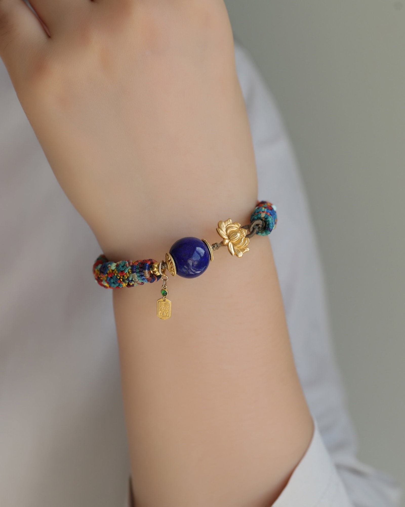 An Exquisite Lapis Lazuli Pendant - 9