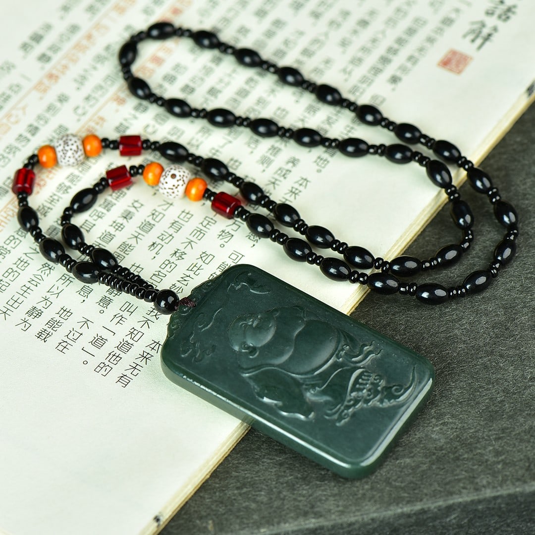 An Exquisite Sapphire Maitreya Buddha Pattern Pendant - 4