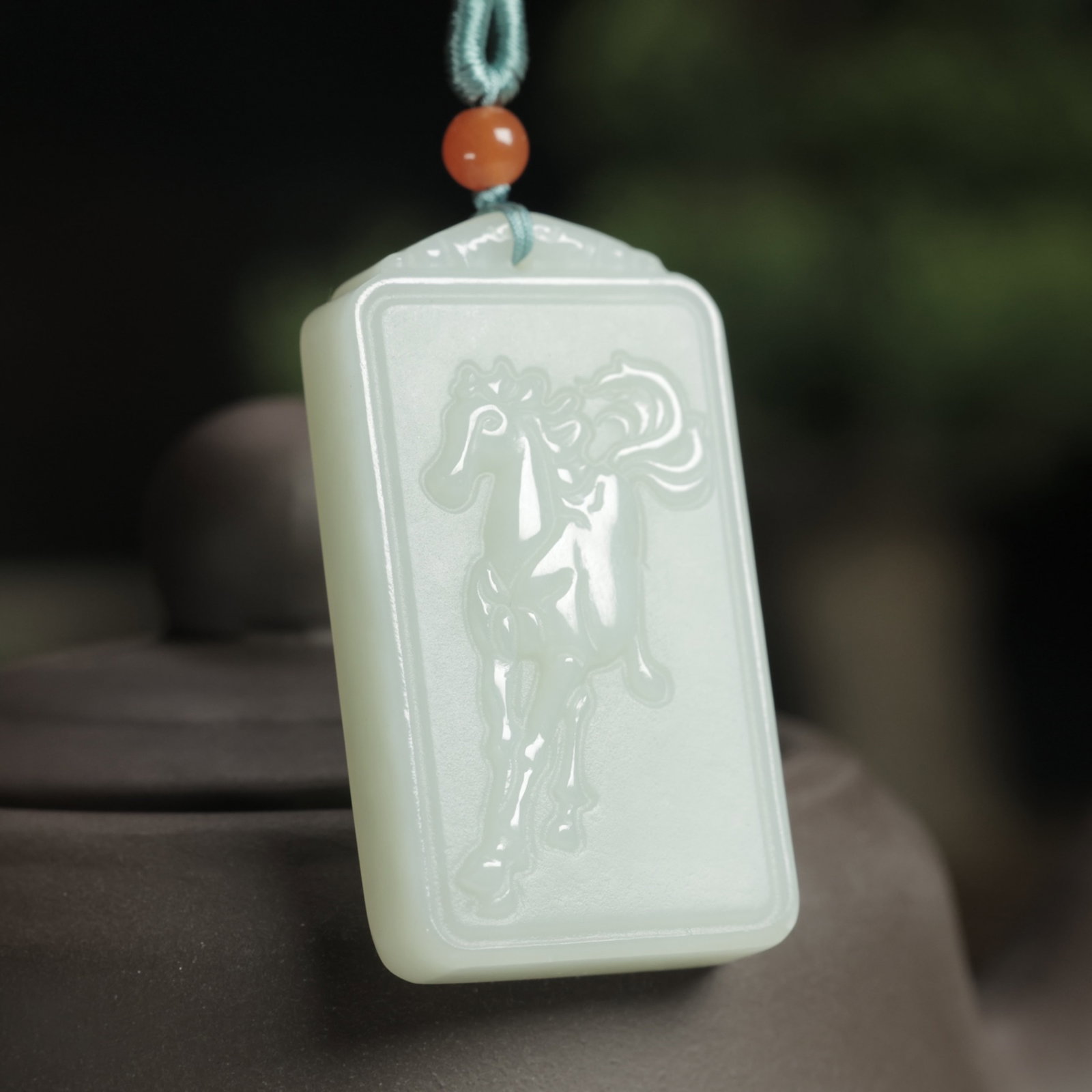 An Exquisite White Jade Horse Pattern Pendant - 3