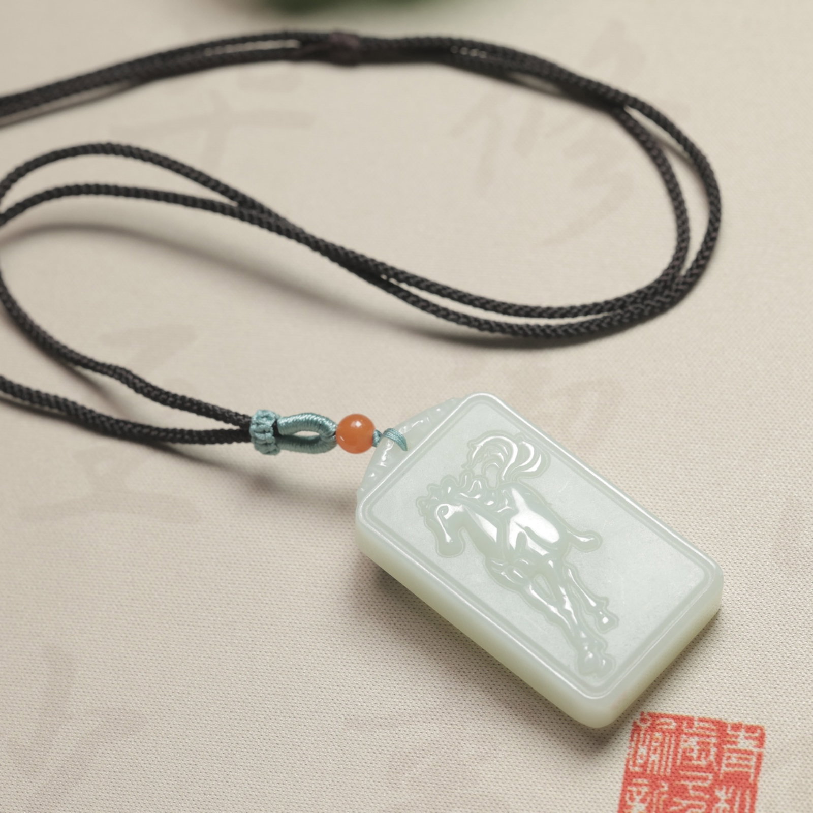 An Exquisite White Jade Horse Pattern Pendant - 6