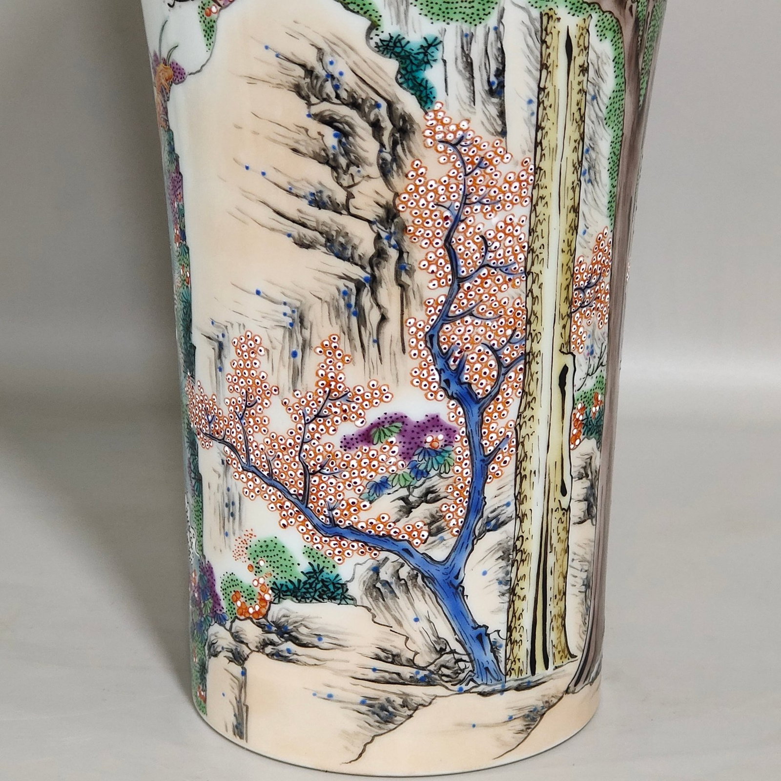 A Rare Famille-Rose Landscape and Figure Pattern Vase - 7