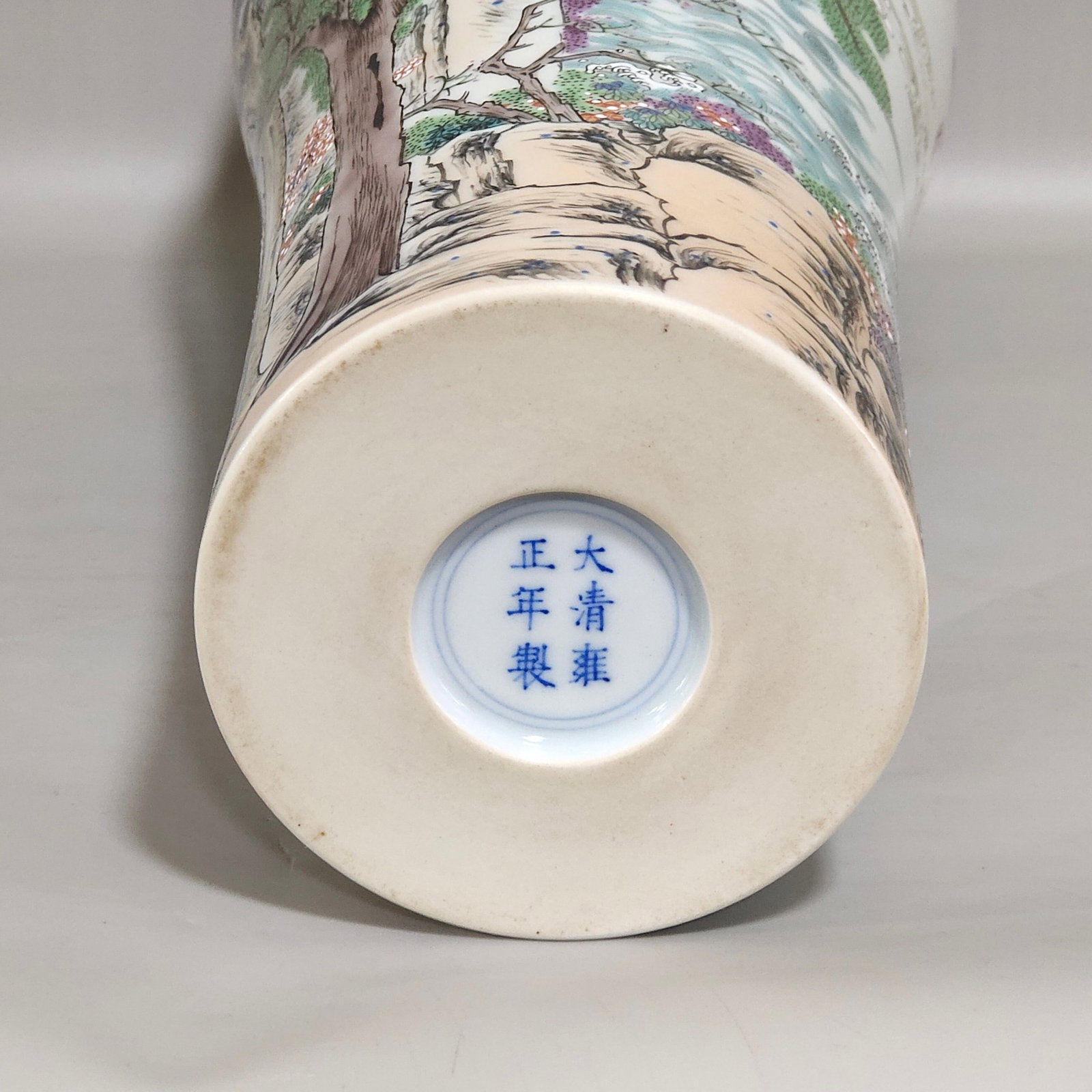 A Rare Famille-Rose Landscape and Figure Pattern Vase - 8