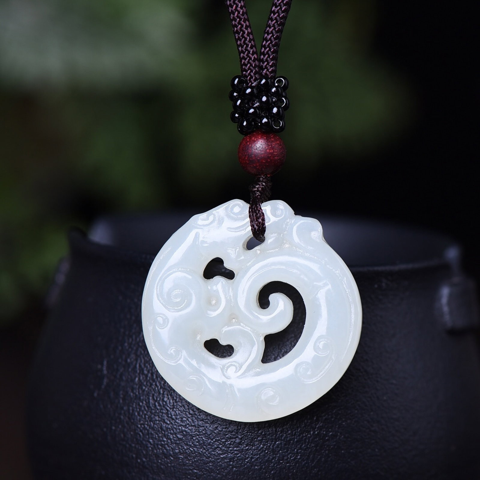 An Exquisite White Jade Dragon Pendant - 3