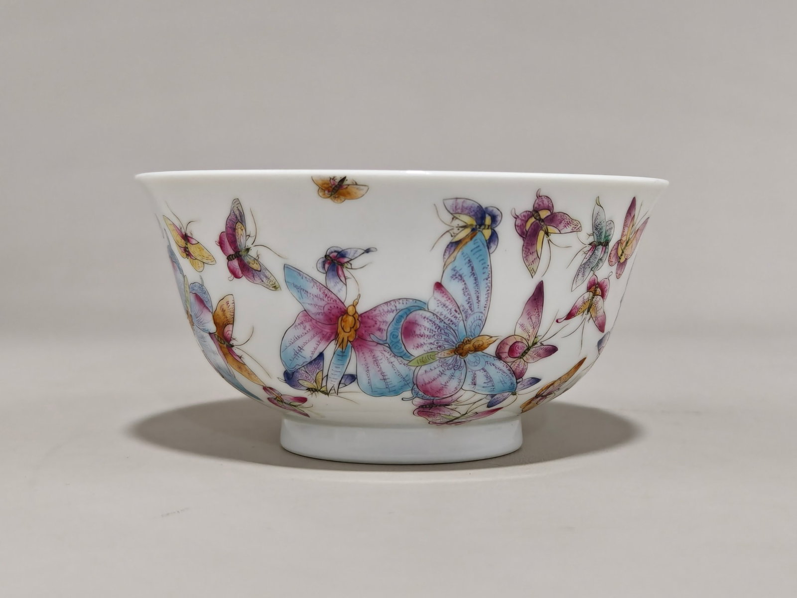 A Pair of Exquisite Famille-Rose Butterfly Pattern Bowls - 4