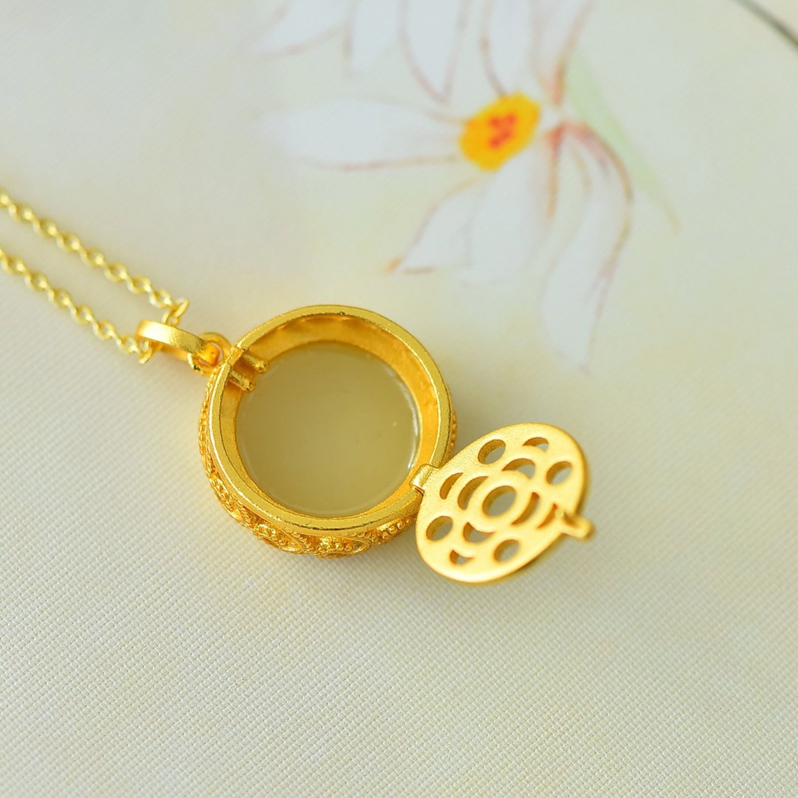 An Exquisite Sterling Silver-Gold Plated Inlaid White Jade Pendant - 2