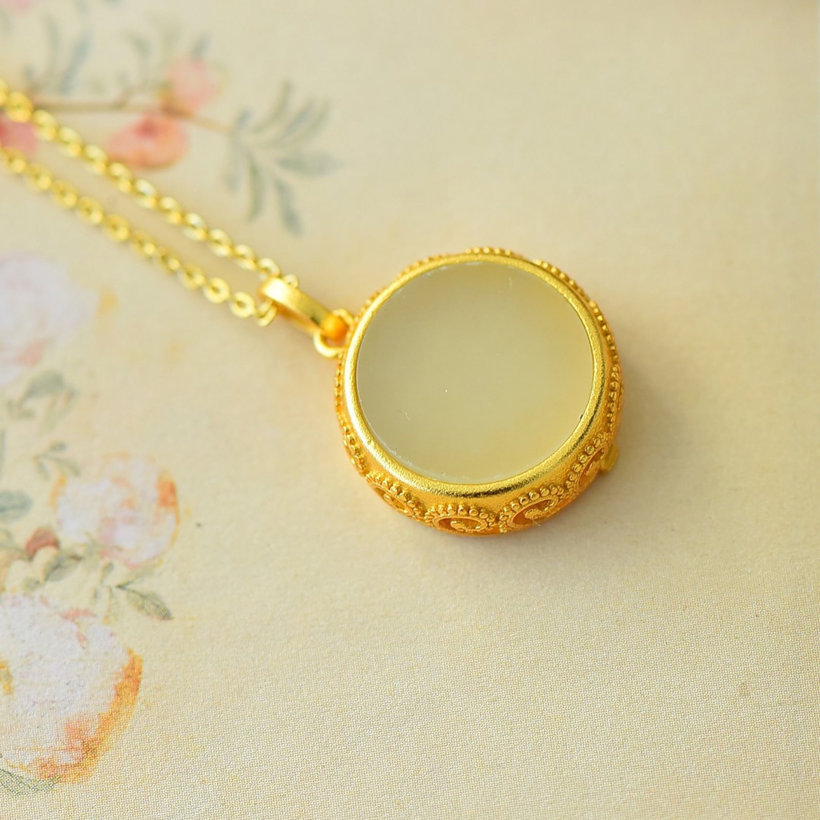 An Exquisite Sterling Silver-Gold Plated Inlaid White Jade Pendant - 5