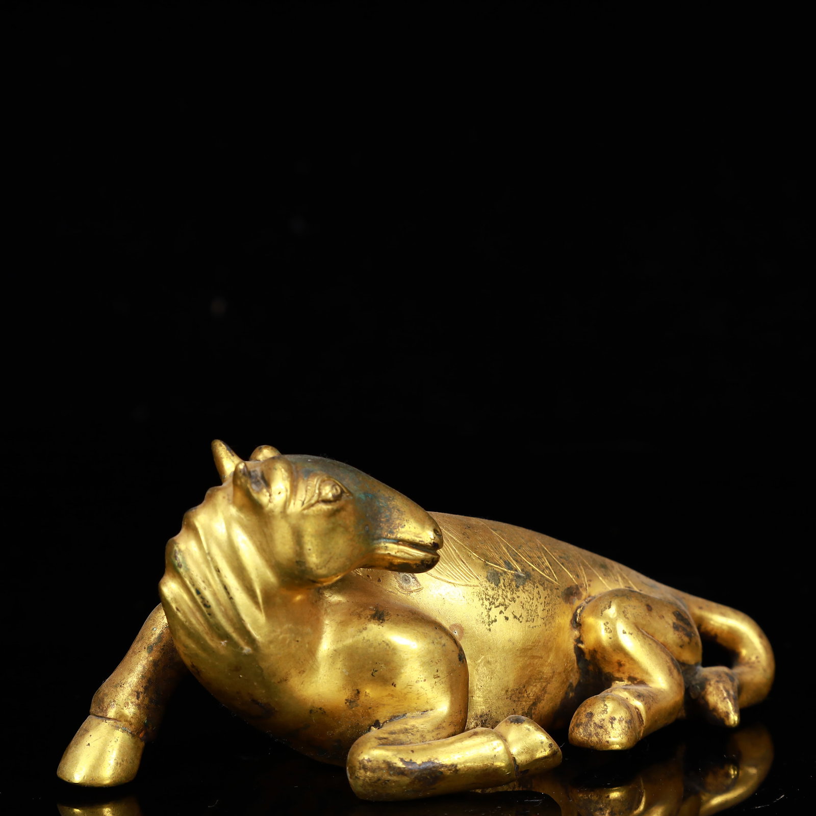 A Rare Gilt Bronze Horse Ornament - 4