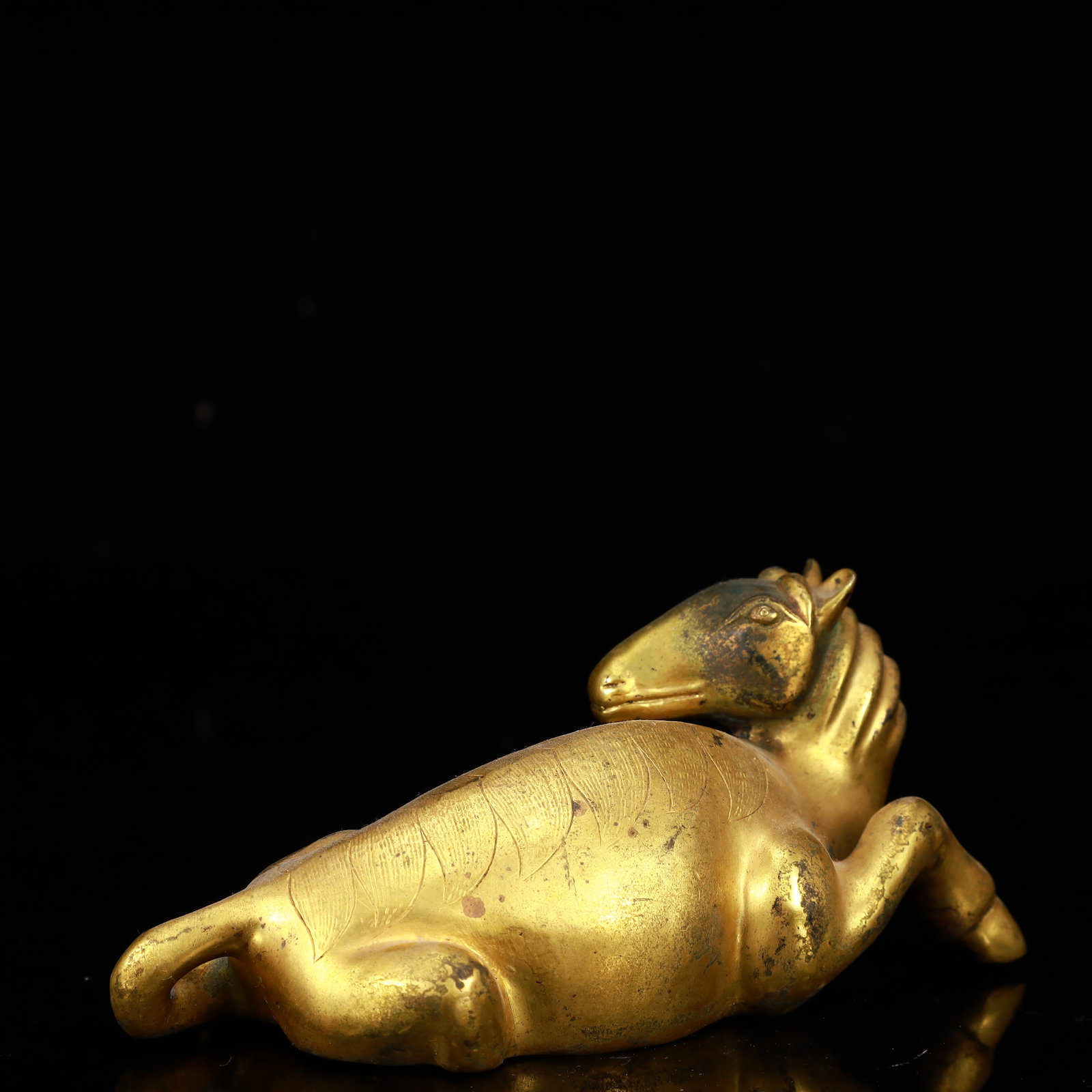A Rare Gilt Bronze Horse Ornament - 7