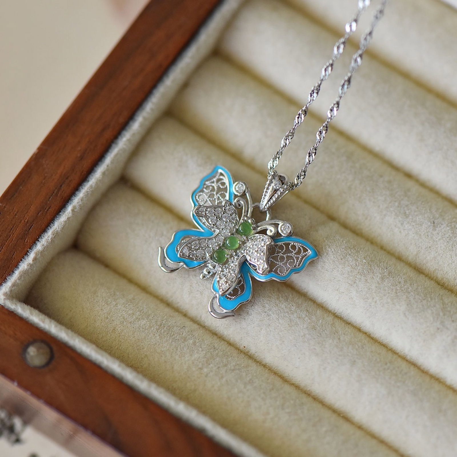 An Exquisite Sterling Silver Inlaid Jasper Pendant,Inlaid Diamond - 4