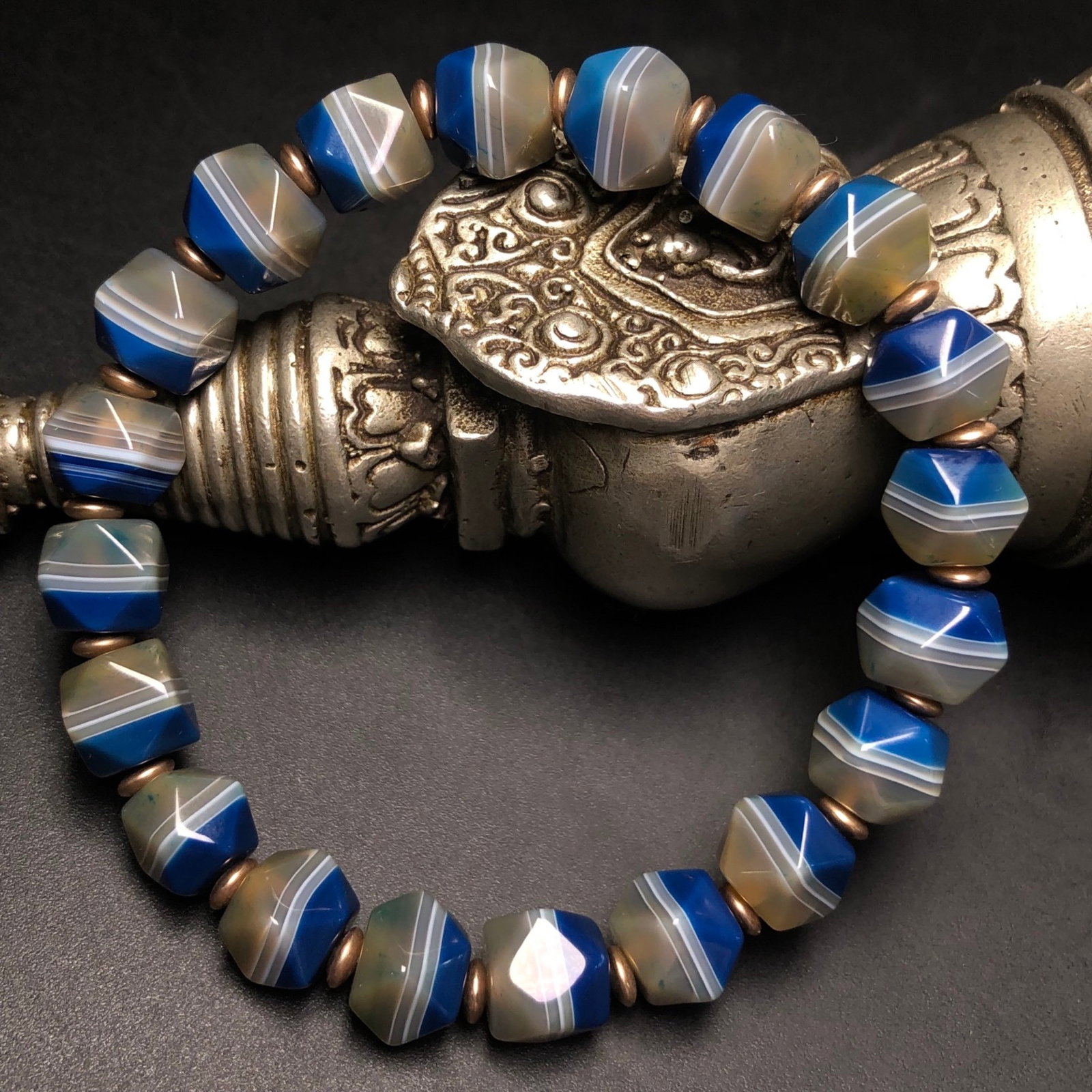 An Exquisite Agate Bracelets - 3