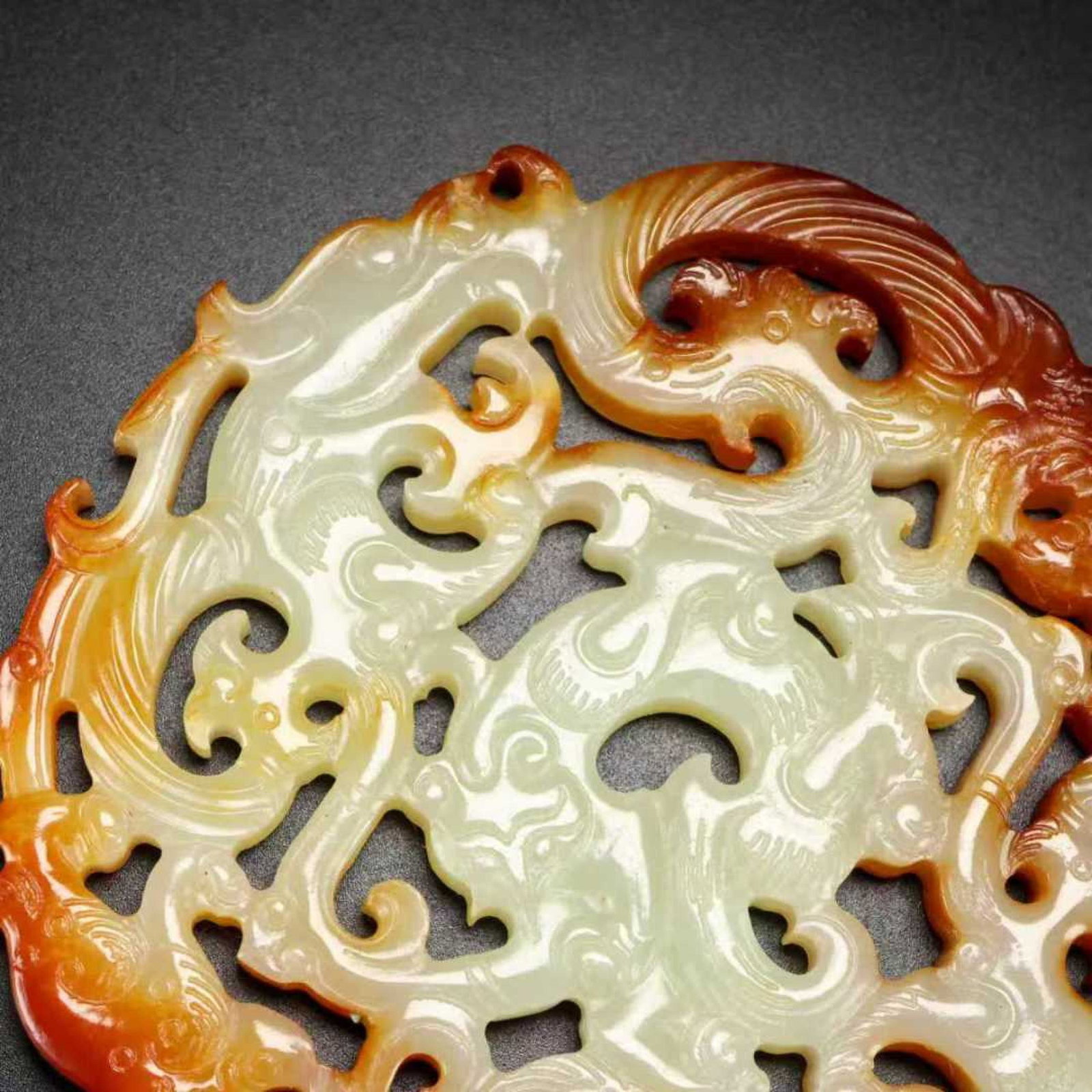 An Exquisite White Jade Auspicious Beast Pattern Pendant - 9