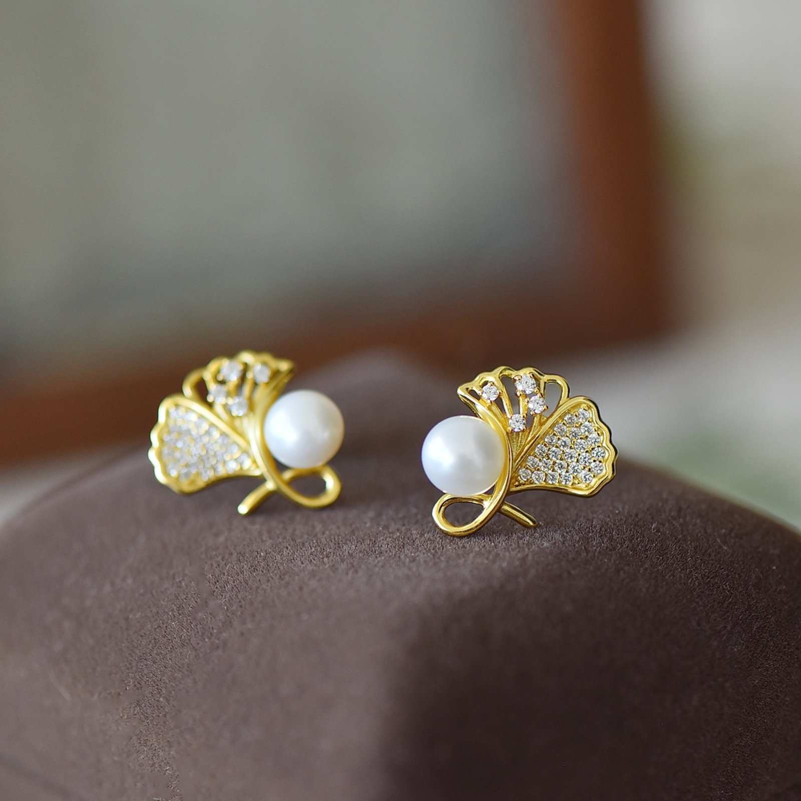 A Pair of Exquisite Sterling Silver-Gold Plated Inlaid White Jade GinkgoÒ¶ Earrings - 2