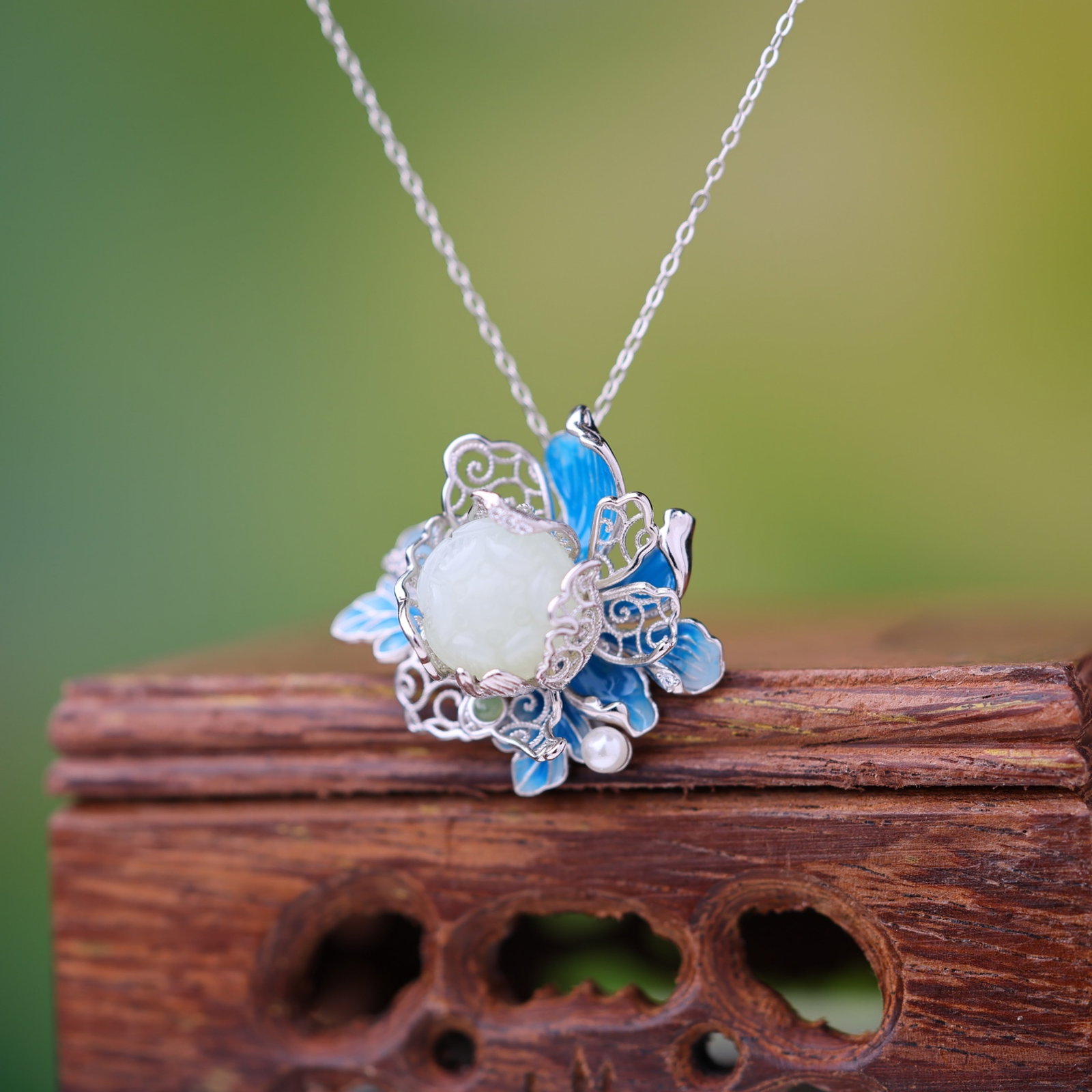 An Exquisite Sterling Silver Inlaid White Jade Pendant - 4