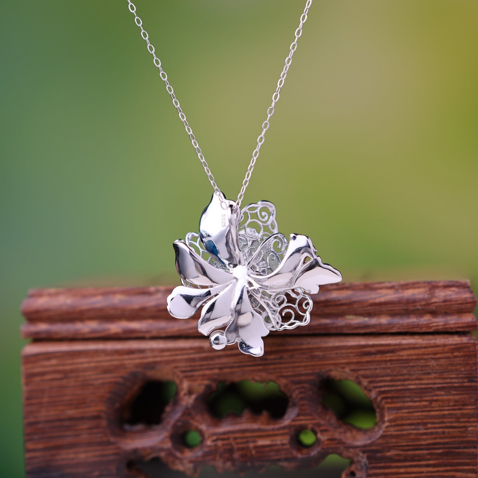 An Exquisite Sterling Silver Inlaid White Jade Pendant - 6