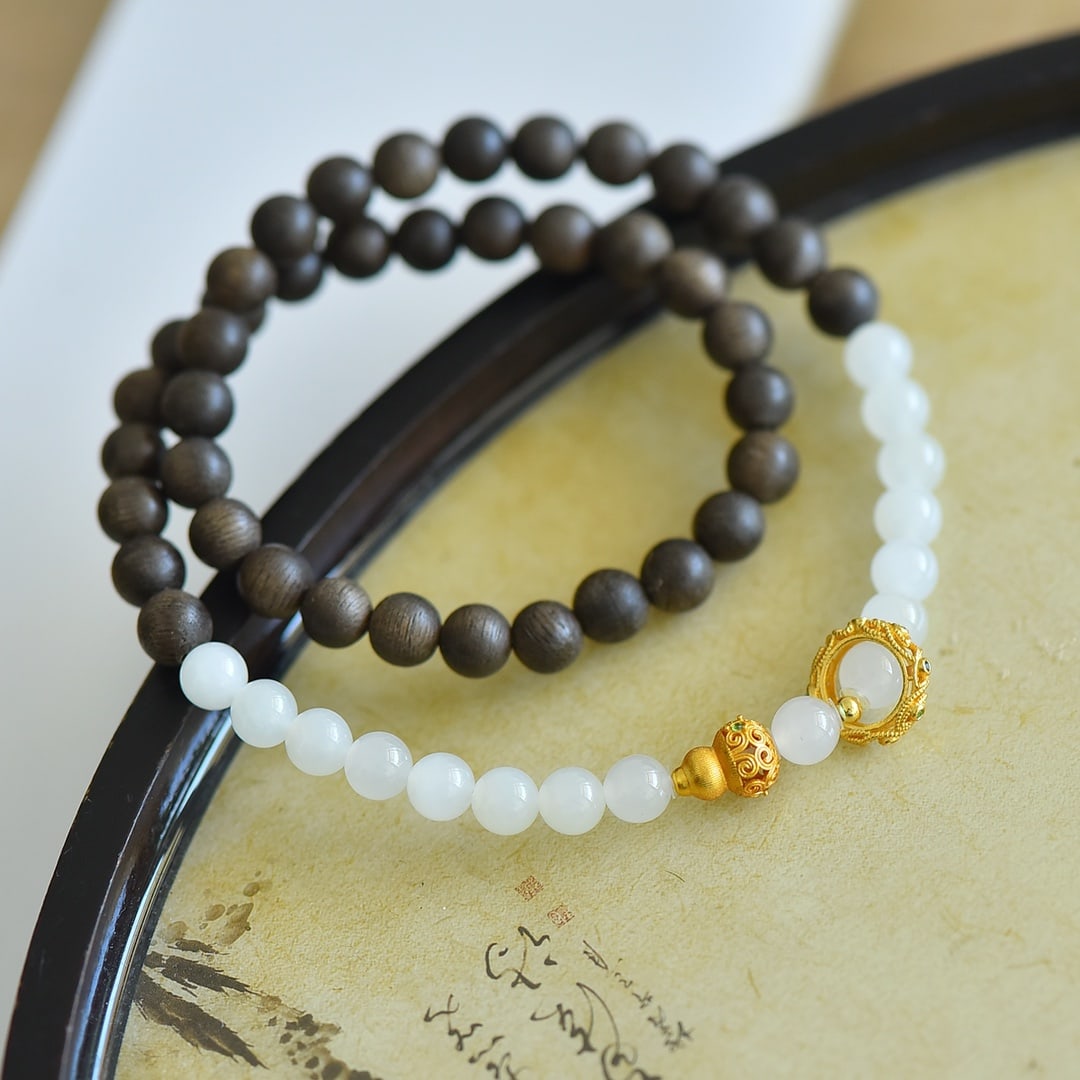 An Exquisite White Jade Eaglewood Bracelets - 5