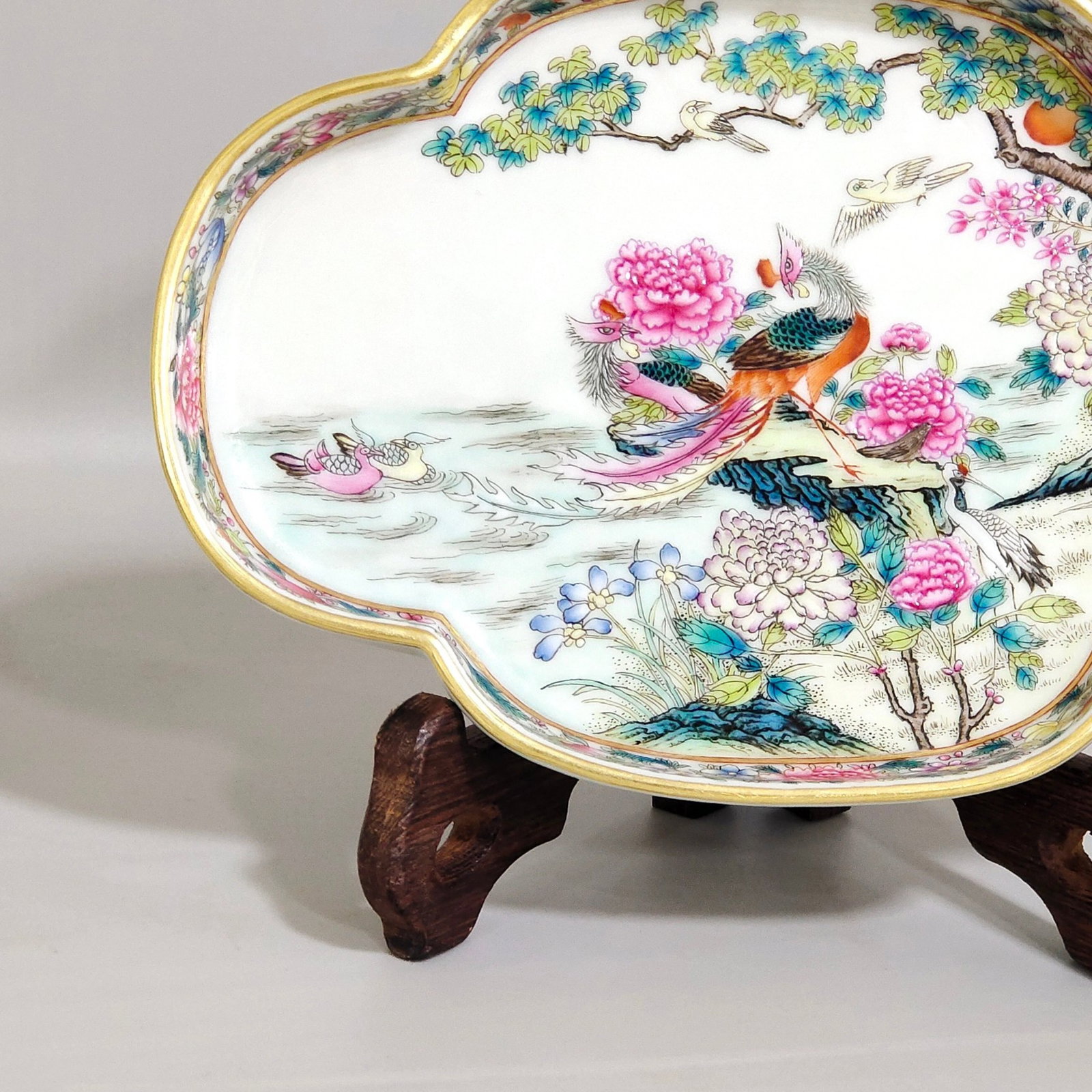 An Exquisite Famille-Rose Painted Gold Flower and Bird Pattern four legs Brush Washer - 3