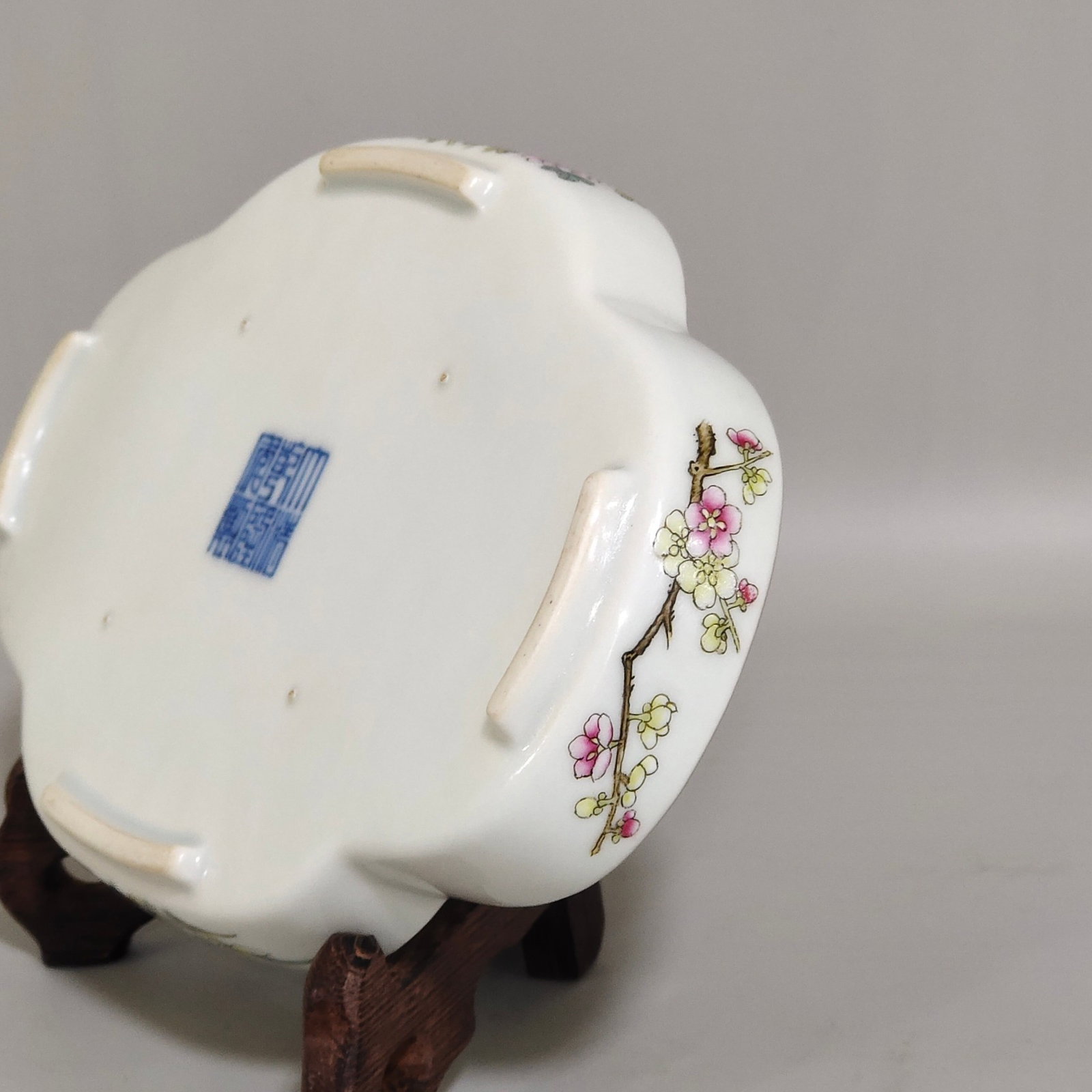 An Exquisite Famille-Rose Painted Gold Flower and Bird Pattern four legs Brush Washer - 6